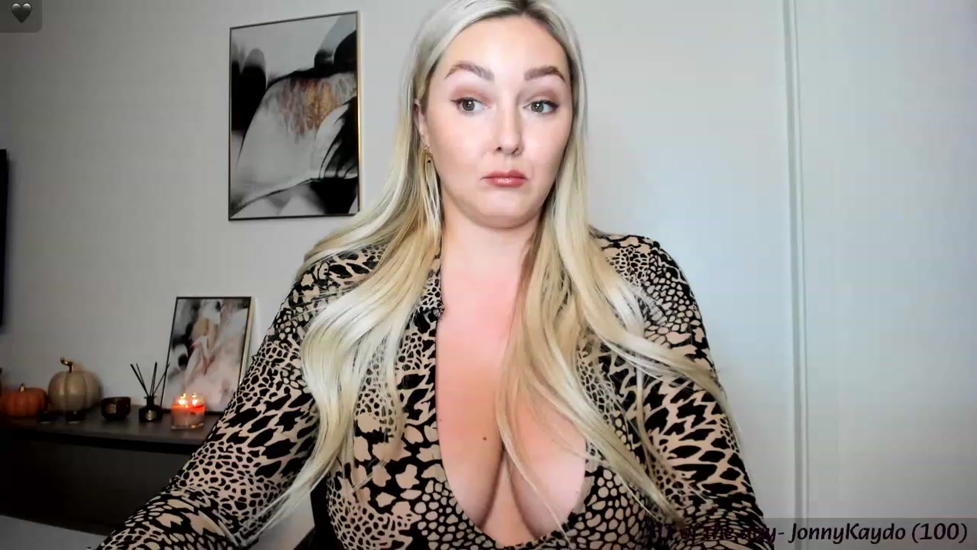 Gallery image thumbnail from Mi_Ha's myfreecams stream on, 11/12/2023, 21:26 image 8 of 20