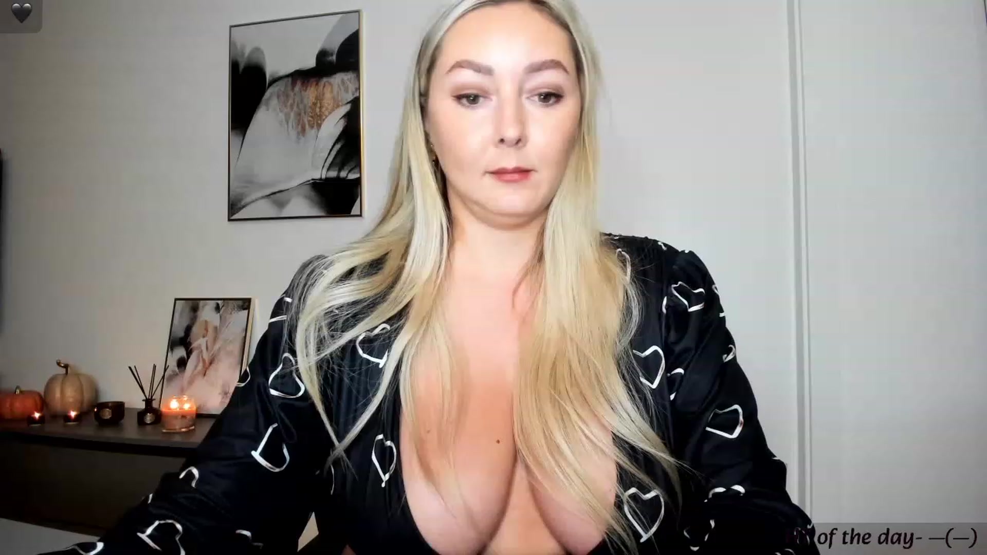 Gallery image thumbnail from Mi_Ha's myfreecams stream on, 11/13/2023, 17:05 image 3 of 20