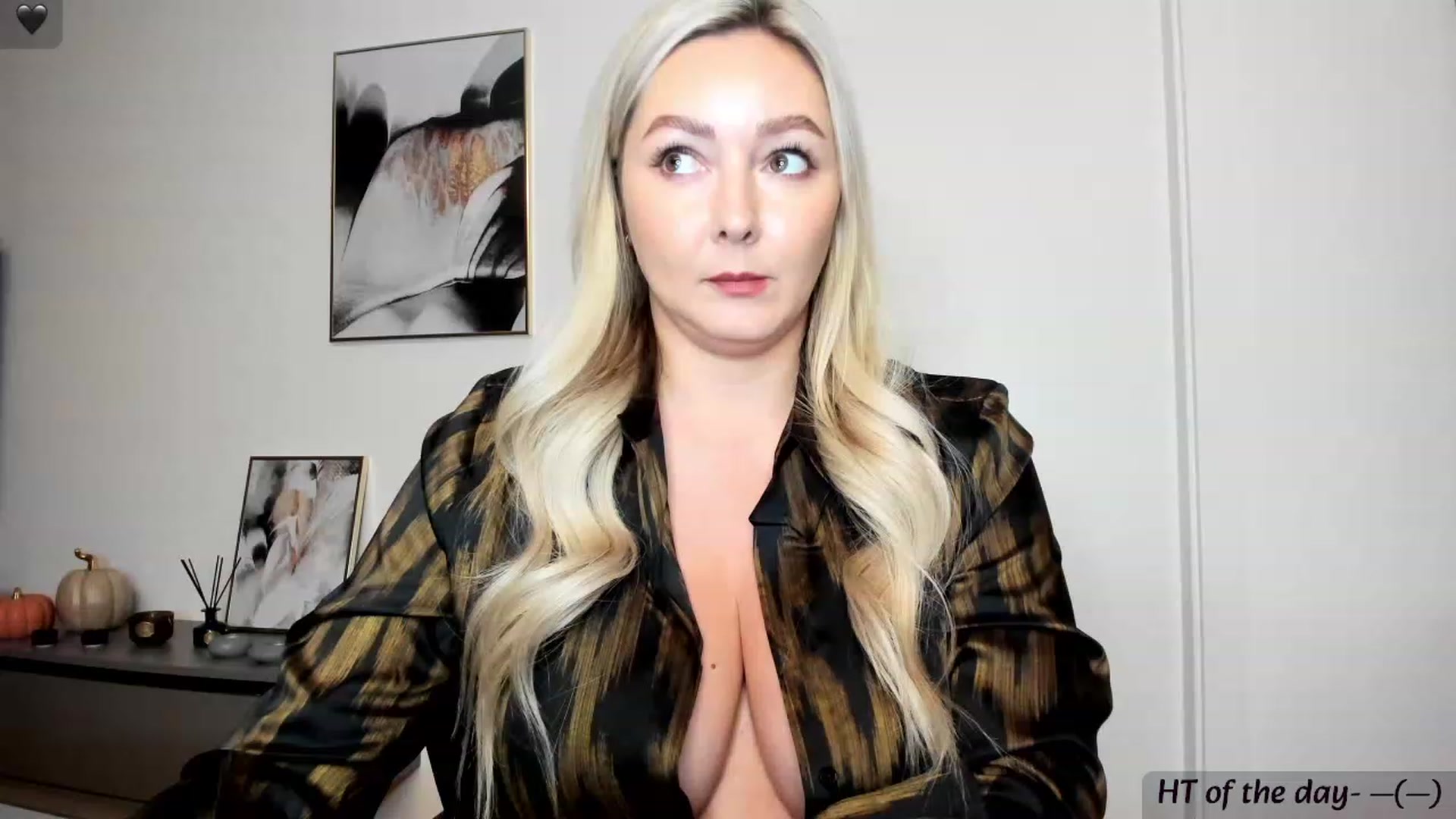 Gallery image thumbnail from Mi_Ha's myfreecams stream on, 11/14/2023, 14:46 image 3 of 20