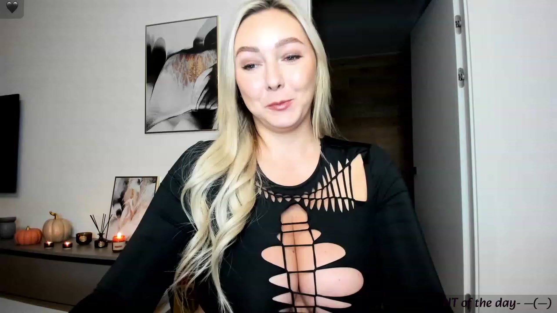 Gallery image thumbnail from Mi_Ha's myfreecams stream on, 11/15/2023, 16:18 image 5 of 20