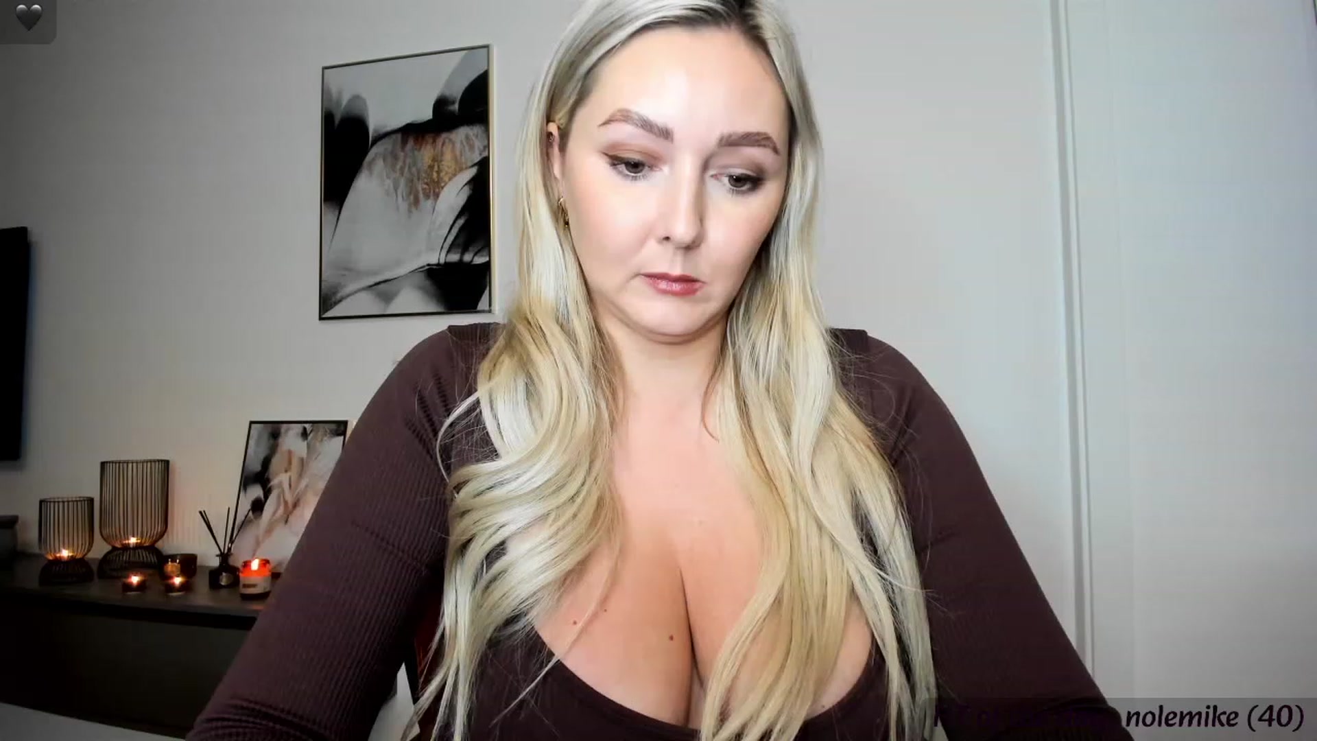 Gallery image thumbnail from Mi_Ha's myfreecams stream on, 11/16/2023, 16:34 image 12 of 20