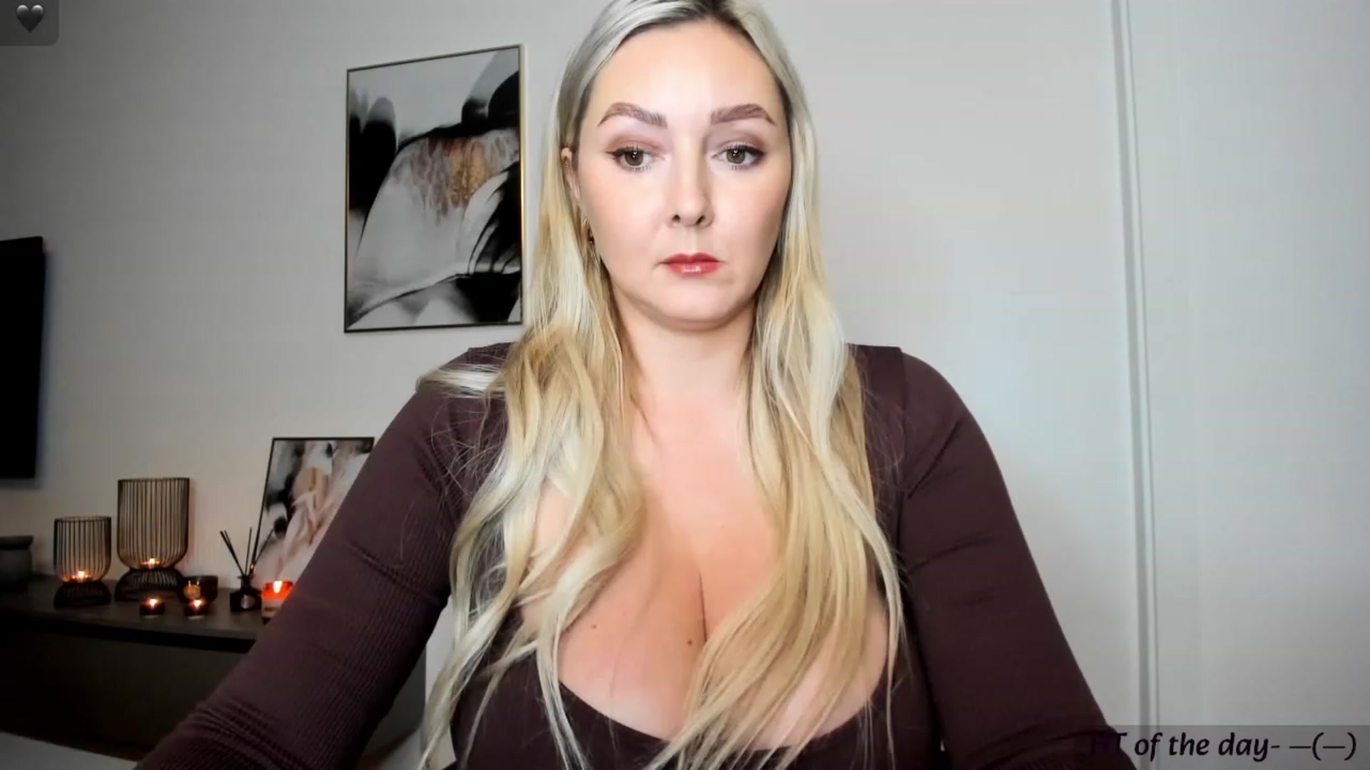 Gallery image thumbnail from Mi_Ha's myfreecams stream on, 11/16/2023, 16:34 image 4 of 20