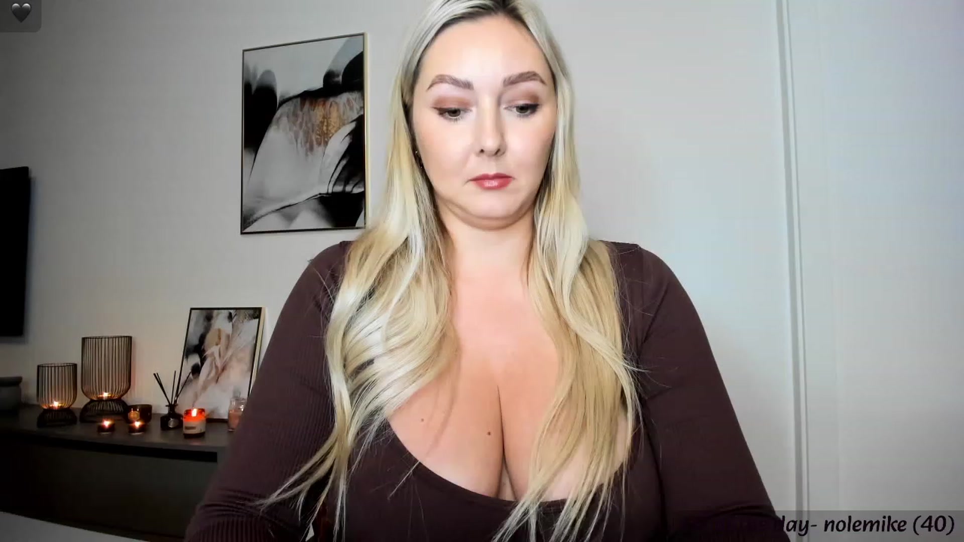 Gallery image thumbnail from Mi_Ha's myfreecams stream on, 11/16/2023, 16:34 image 10 of 20