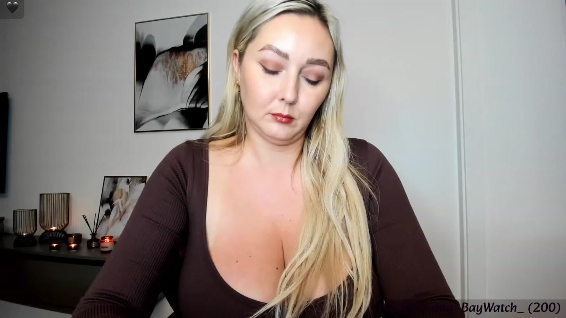 Gallery image thumbnail from Mi_Ha's myfreecams stream on, 11/16/2023, 17:33 image 16 of 20