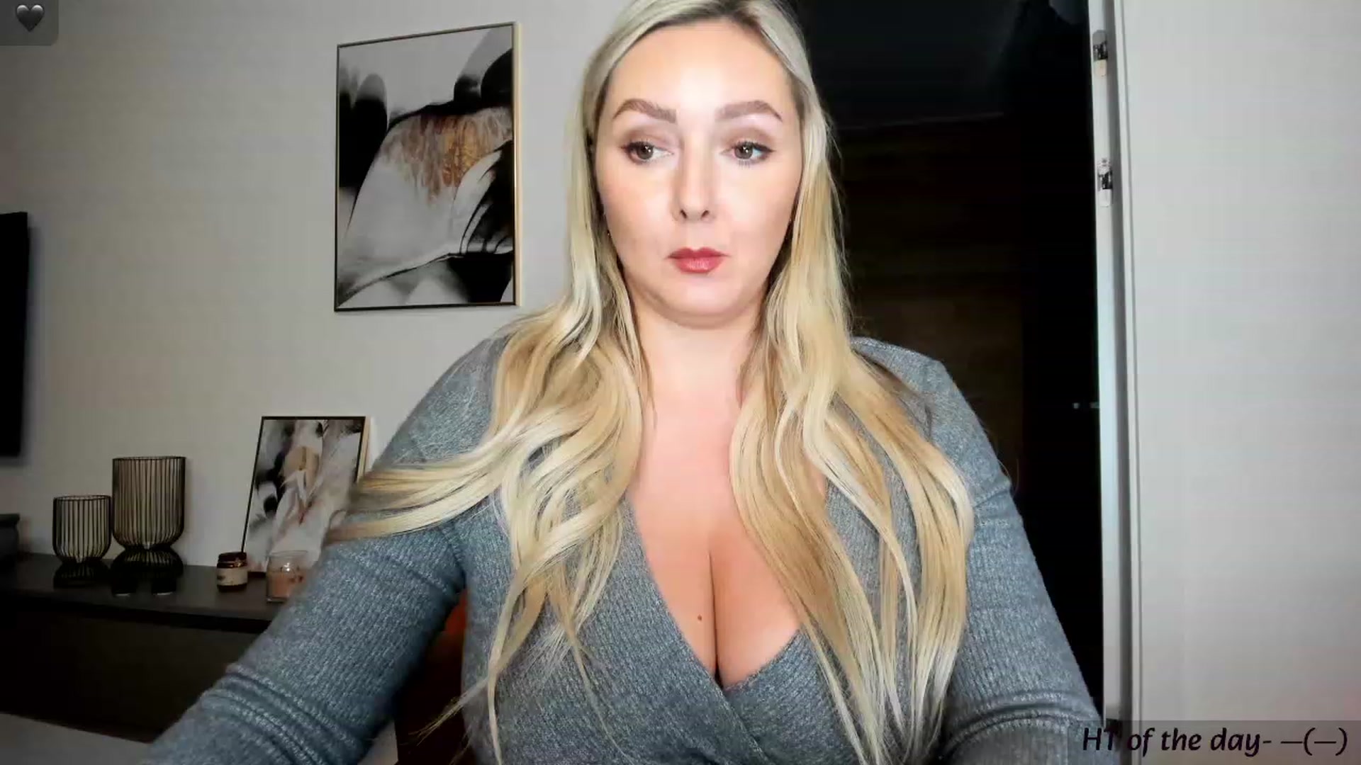 Gallery image thumbnail from Mi_Ha's myfreecams stream on, 11/17/2023, 15:39 image 14 of 20