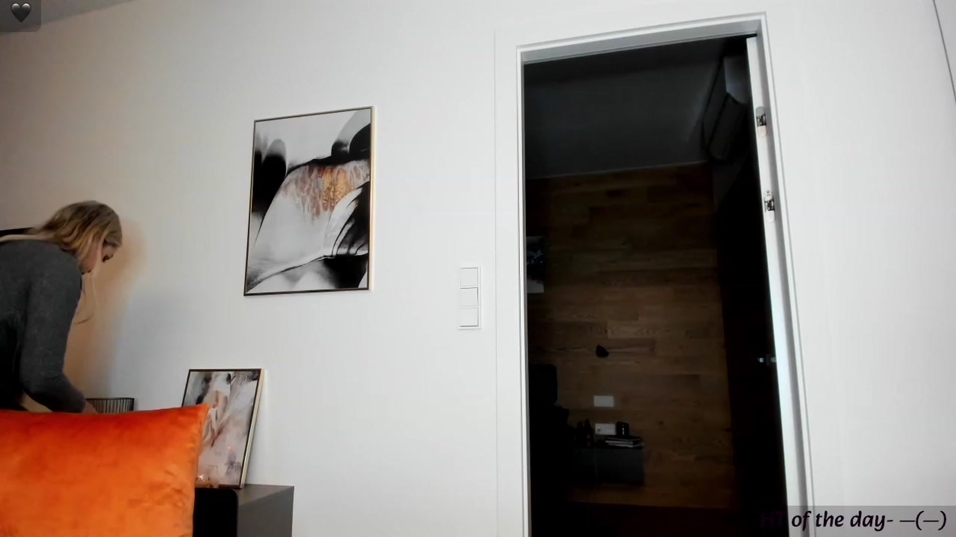 Gallery image thumbnail from Mi_Ha's myfreecams stream on, 11/17/2023, 15:39 image 17 of 20