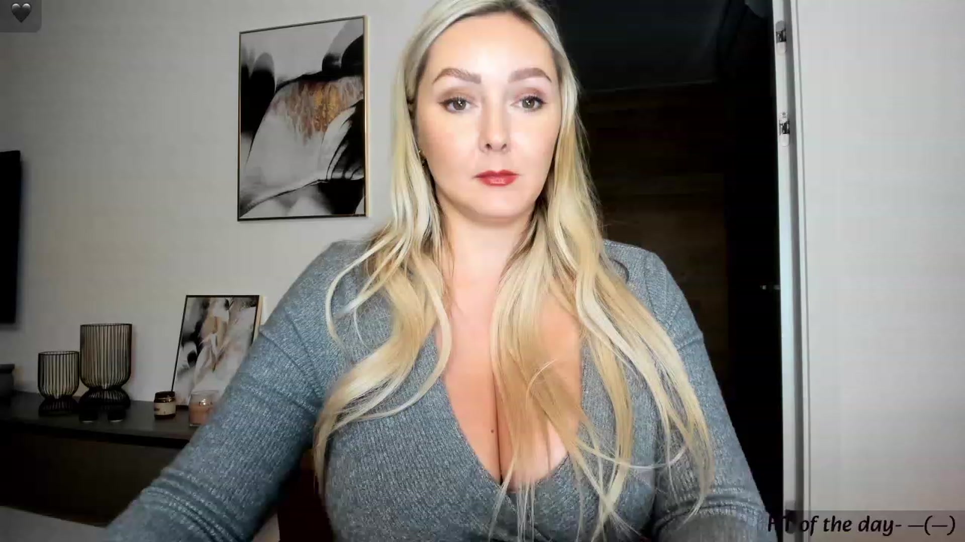 Gallery image thumbnail from Mi_Ha's myfreecams stream on, 11/17/2023, 15:39 image 6 of 20