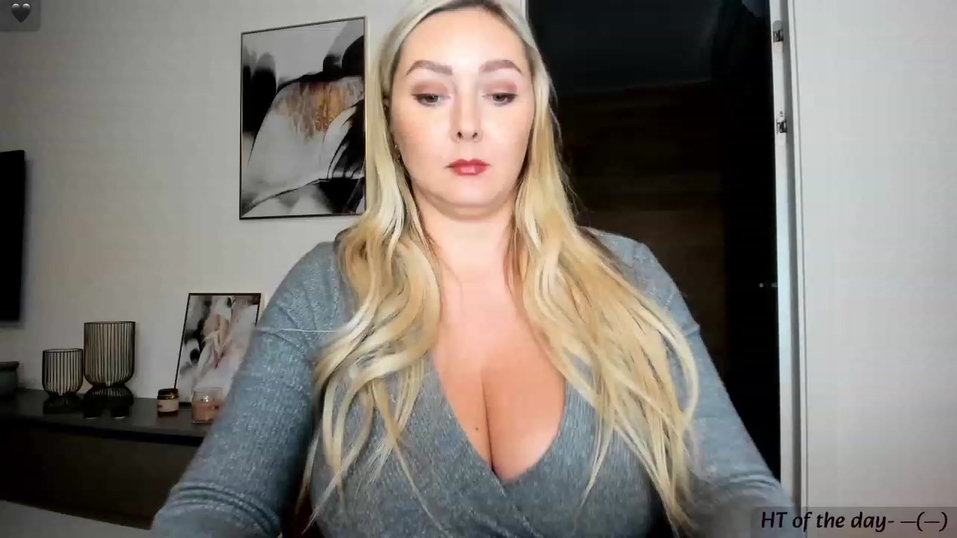 Gallery image thumbnail from Mi_Ha's myfreecams stream on, 11/17/2023, 15:39 image 11 of 20
