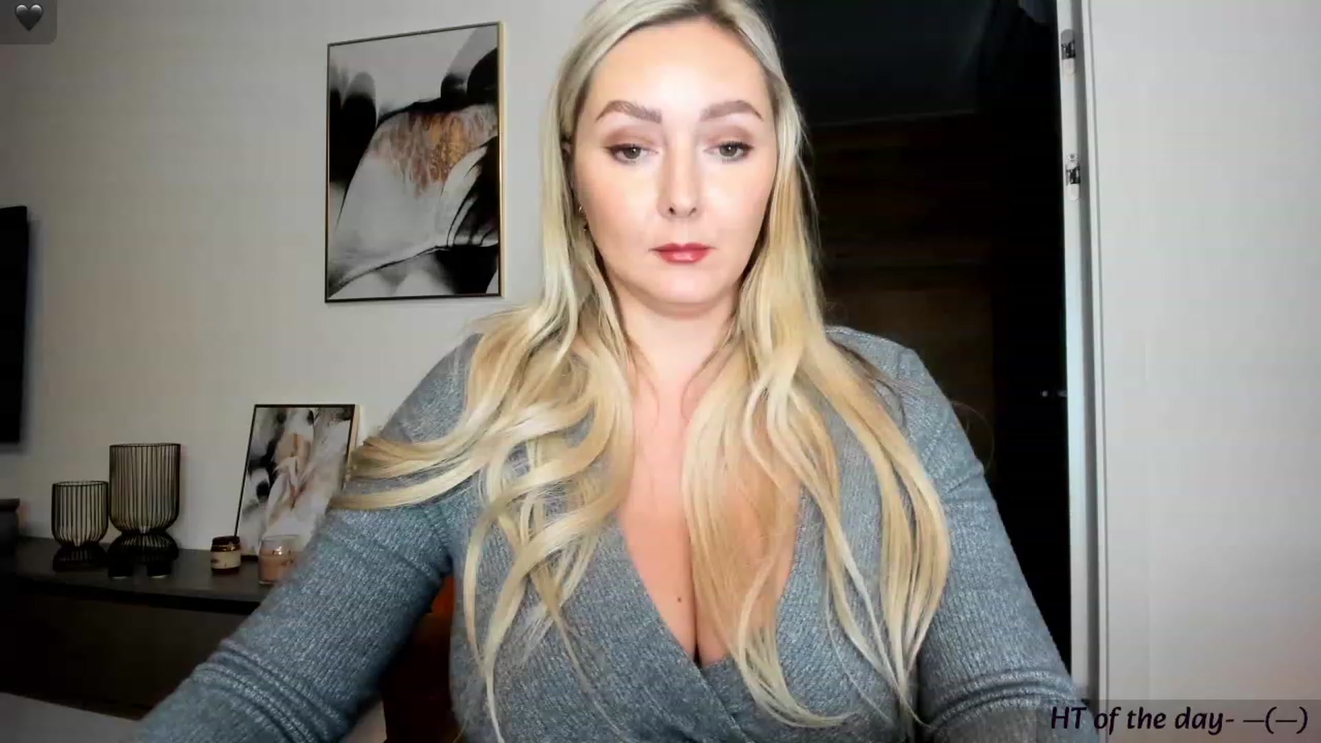 Gallery image thumbnail from Mi_Ha's myfreecams stream on, 11/17/2023, 15:39 image 13 of 20