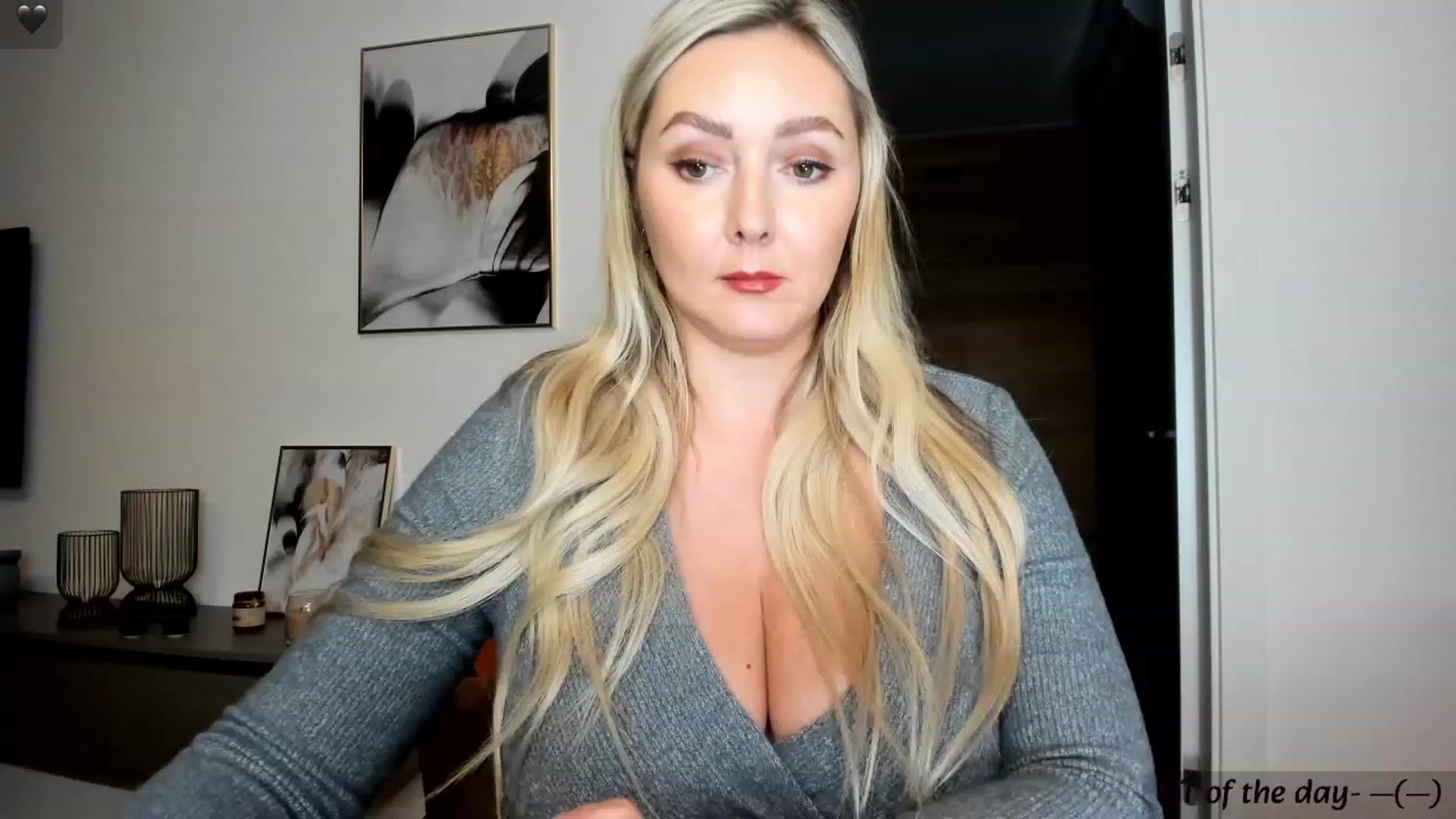 Gallery image thumbnail from Mi_Ha's myfreecams stream on, 11/17/2023, 15:39 image 15 of 20