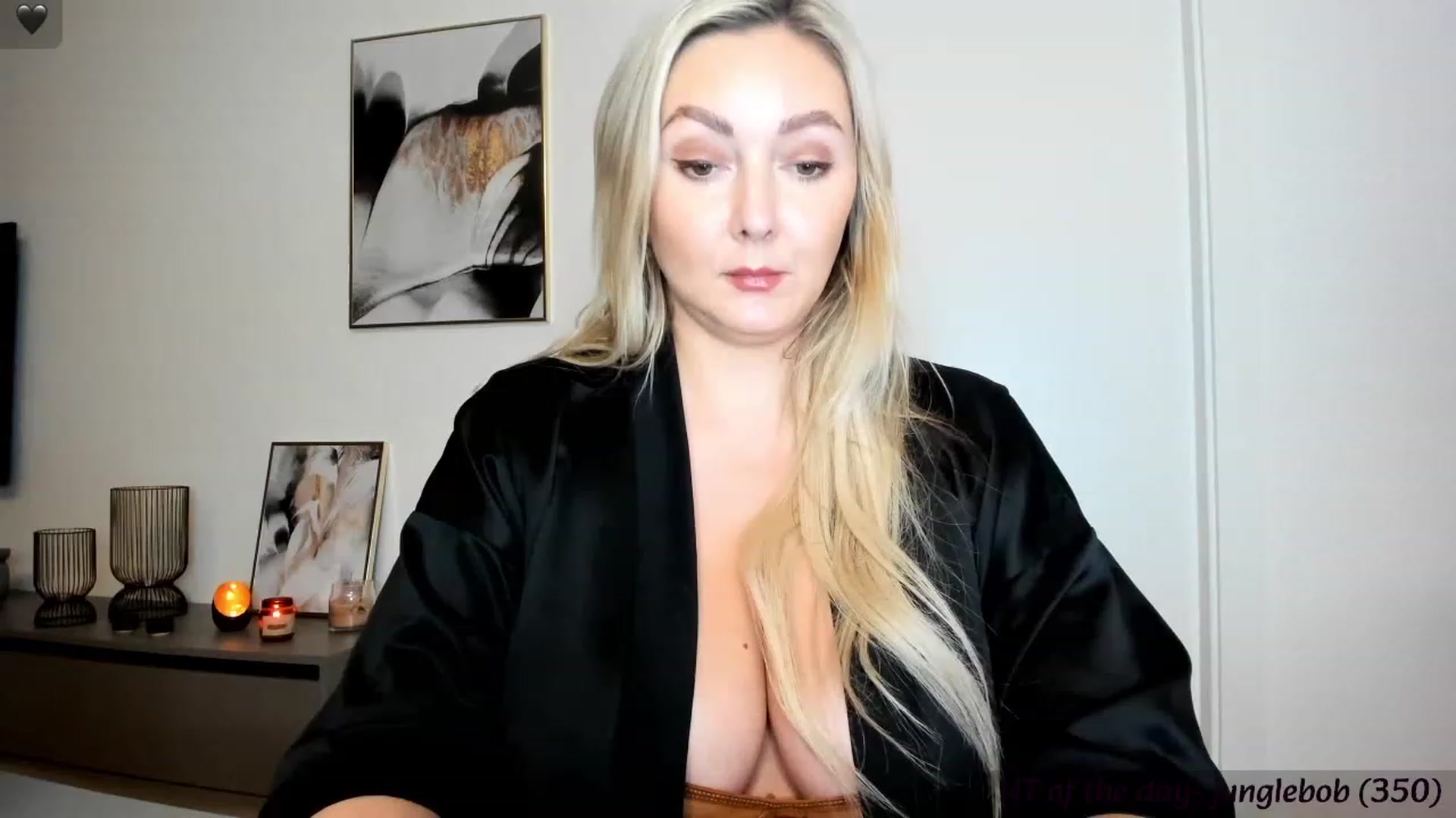 Gallery image thumbnail from Mi_Ha's myfreecams stream on, 11/19/2023, 16:29 image 7 of 20