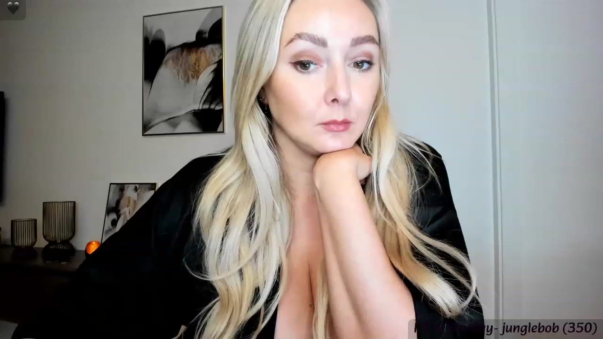 Gallery image thumbnail from Mi_Ha's myfreecams stream on, 11/19/2023, 16:29 image 14 of 20