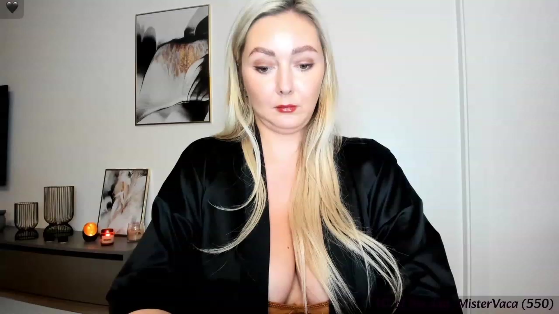Gallery image thumbnail from Mi_Ha's myfreecams stream on, 11/19/2023, 18:16 image 4 of 20