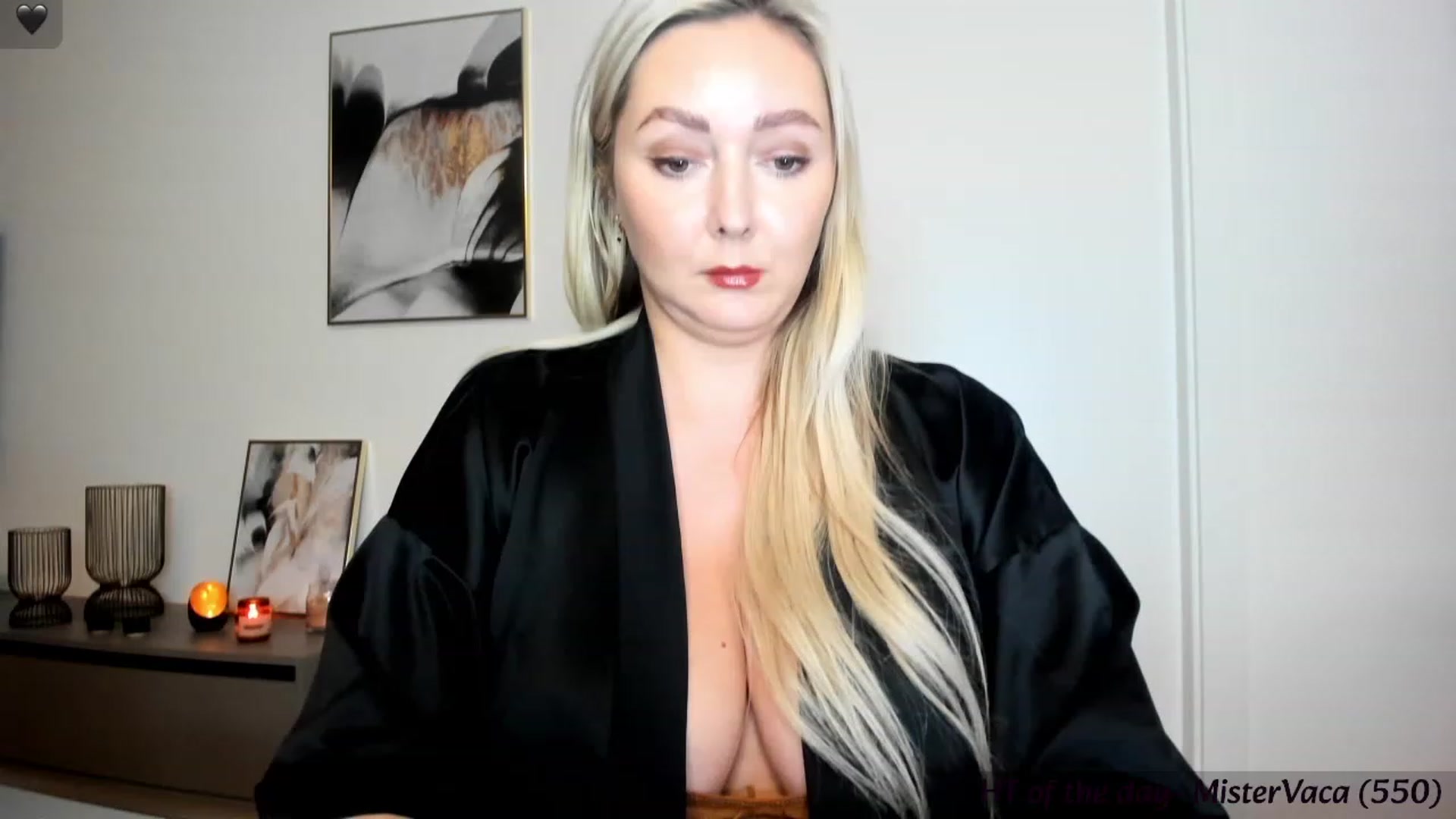 Gallery image thumbnail from Mi_Ha's myfreecams stream on, 11/19/2023, 18:16 image 6 of 20
