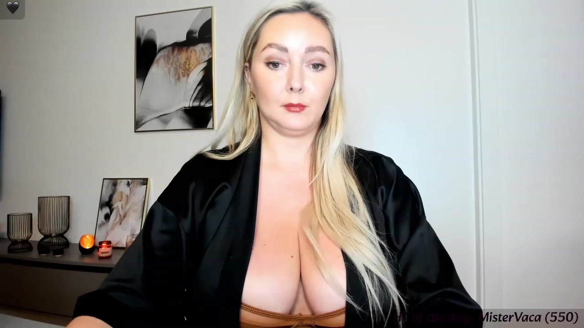 Gallery image thumbnail from Mi_Ha's myfreecams stream on, 11/19/2023, 18:16 image 10 of 20