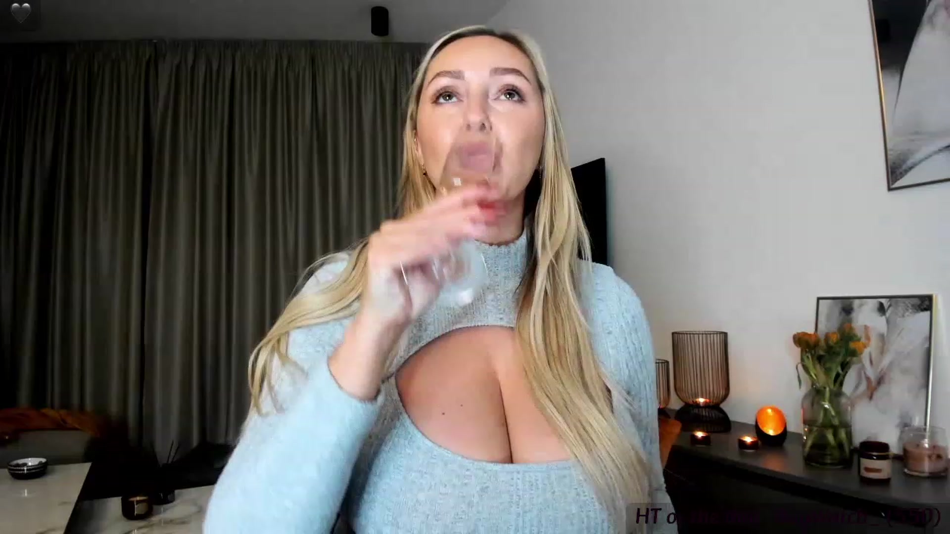 Gallery image thumbnail from Mi_Ha's myfreecams stream on, 11/20/2023, 17:20 image 7 of 20