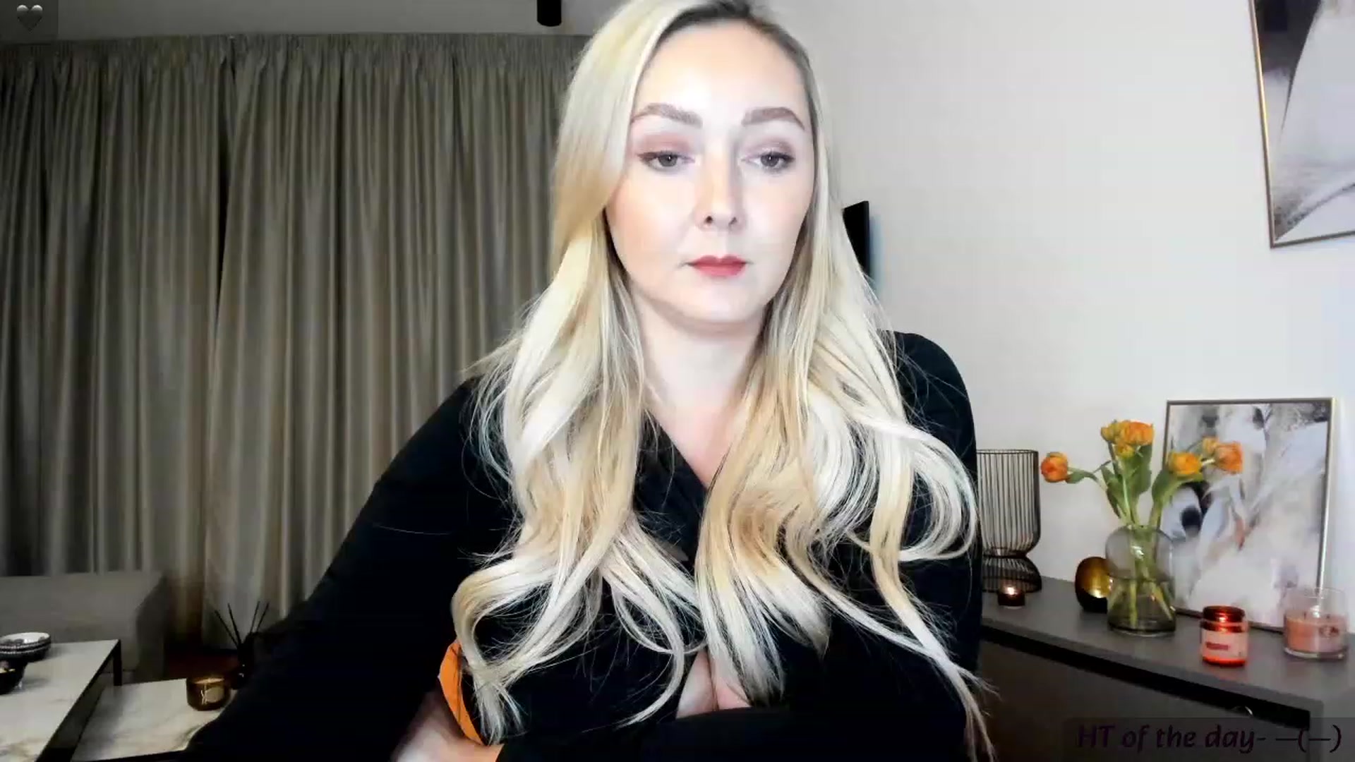 Gallery image thumbnail from Mi_Ha's myfreecams stream on, 11/21/2023, 16:10 image 4 of 20
