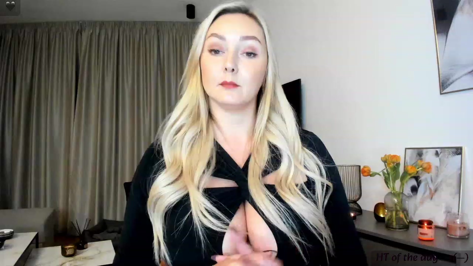 Gallery image thumbnail from Mi_Ha's myfreecams stream on, 11/21/2023, 16:10 image 15 of 20