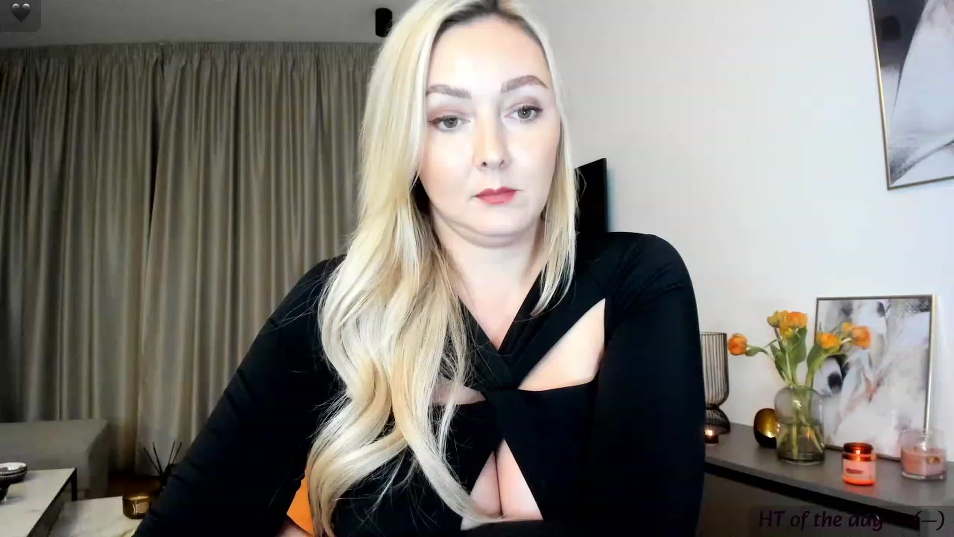 Gallery image thumbnail from Mi_Ha's myfreecams stream on, 11/21/2023, 16:10 image 19 of 20