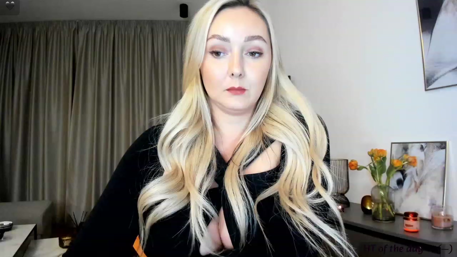 Gallery image thumbnail from Mi_Ha's myfreecams stream on, 11/21/2023, 16:10 image 16 of 20