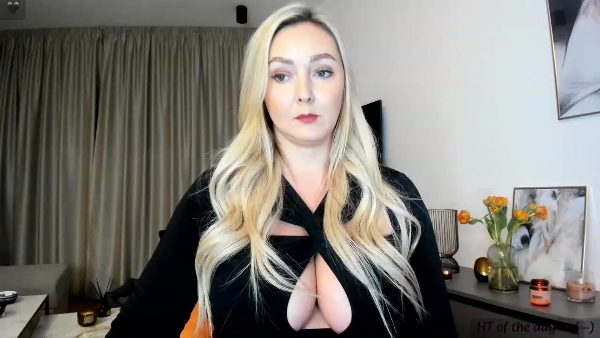 Gallery image thumbnail from Mi_Ha's myfreecams stream on, 11/21/2023, 16:10 image 14 of 20