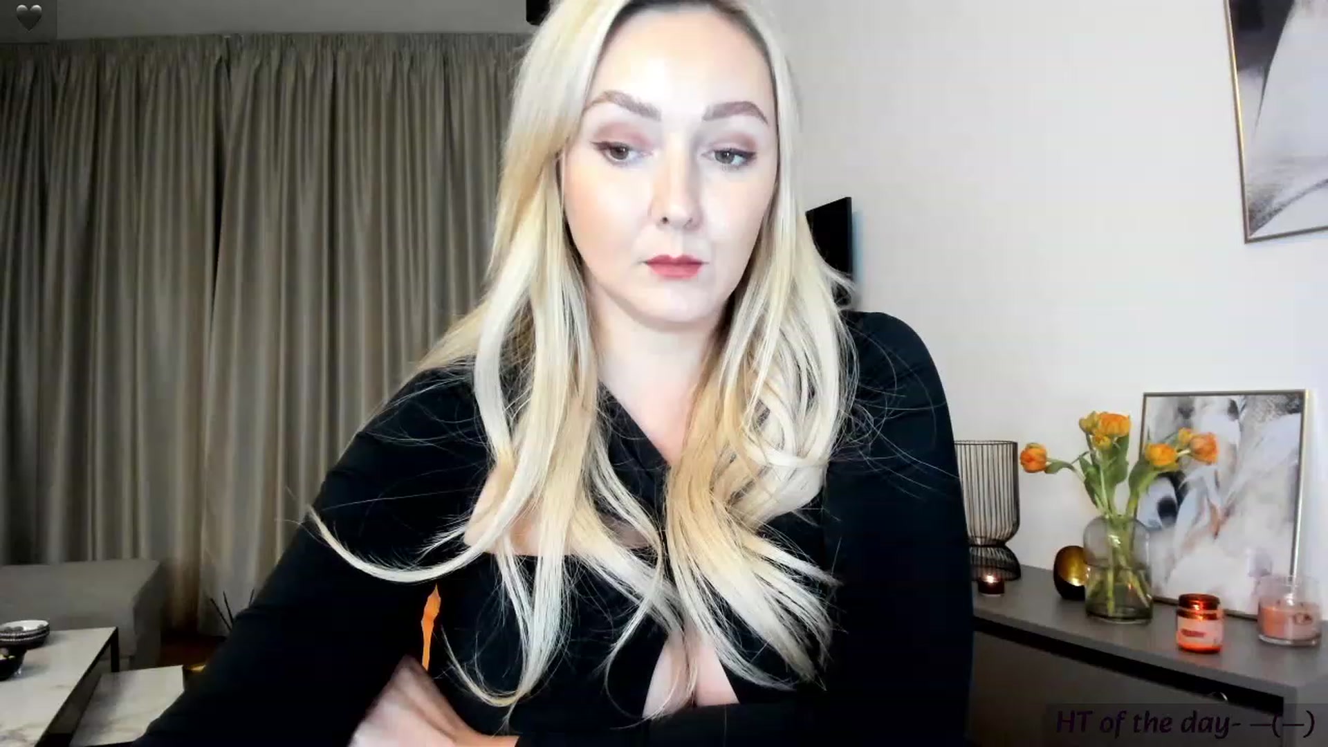 Gallery image thumbnail from Mi_Ha's myfreecams stream on, 11/21/2023, 16:10 image 2 of 20