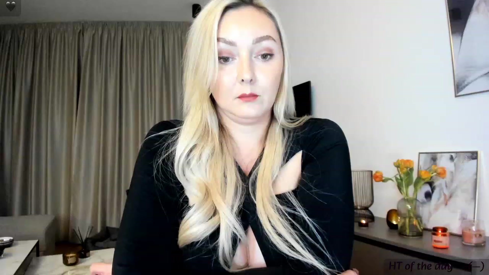 Gallery image thumbnail from Mi_Ha's myfreecams stream on, 11/21/2023, 16:10 image 18 of 20