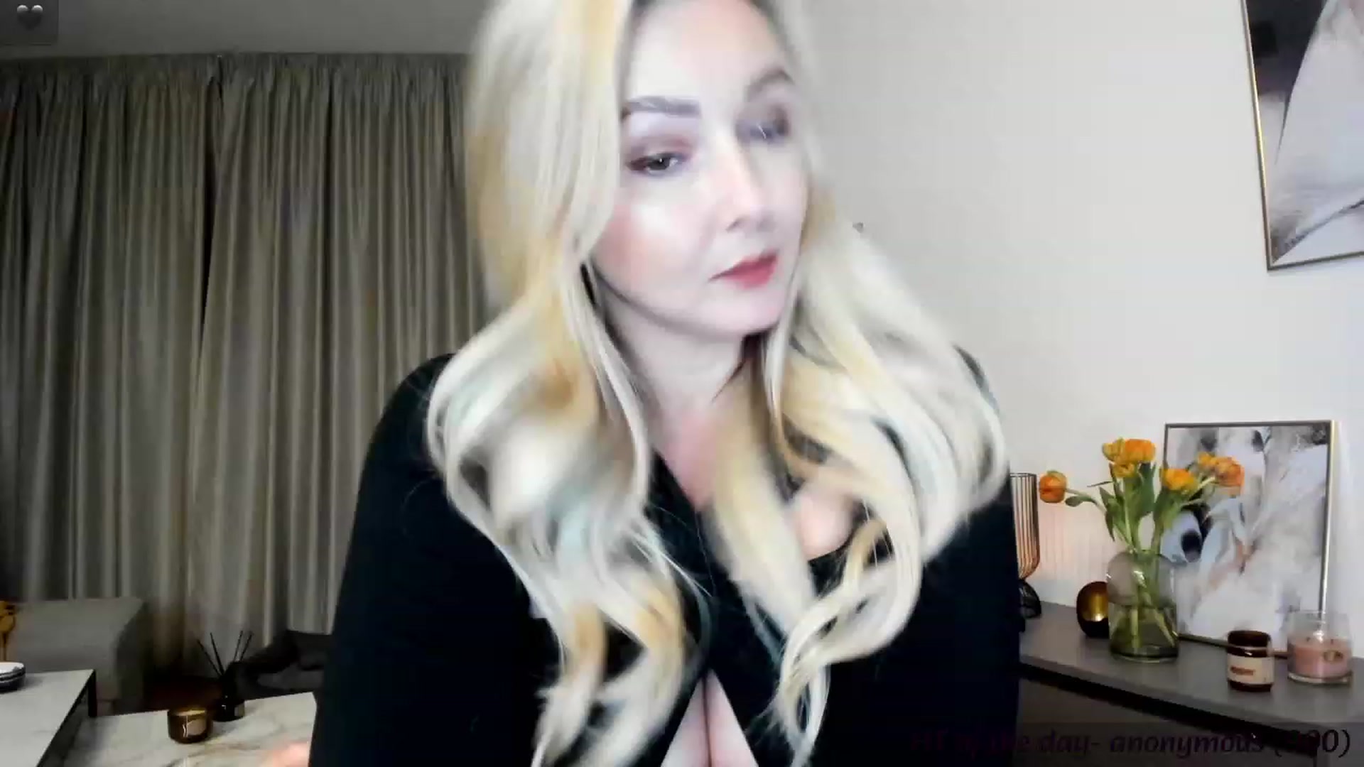 Gallery image thumbnail from Mi_Ha's myfreecams stream on, 11/21/2023, 21:46 image 5 of 20