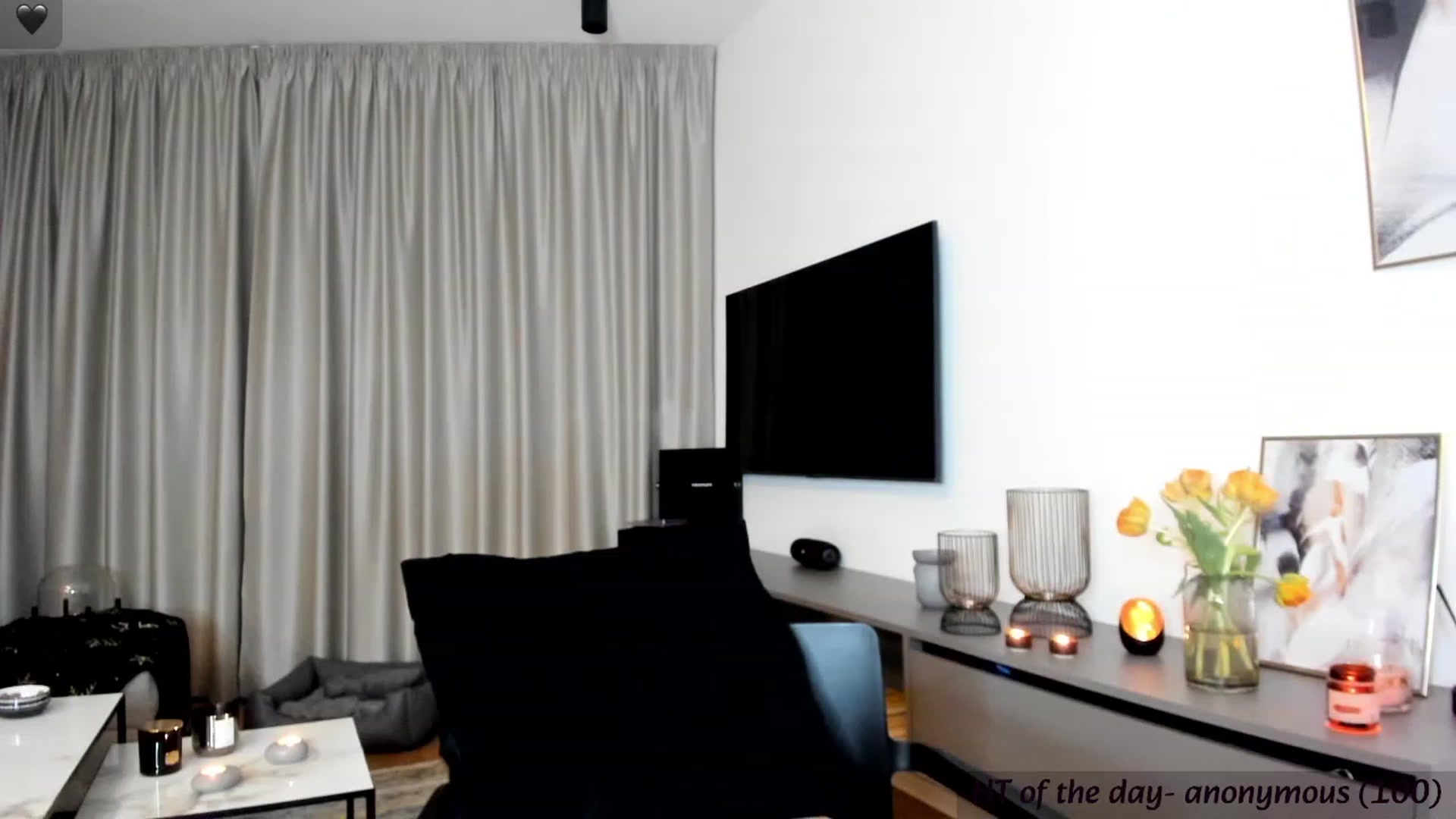 Gallery image thumbnail from Mi_Ha's myfreecams stream on, 11/22/2023, 17:33 image 6 of 20