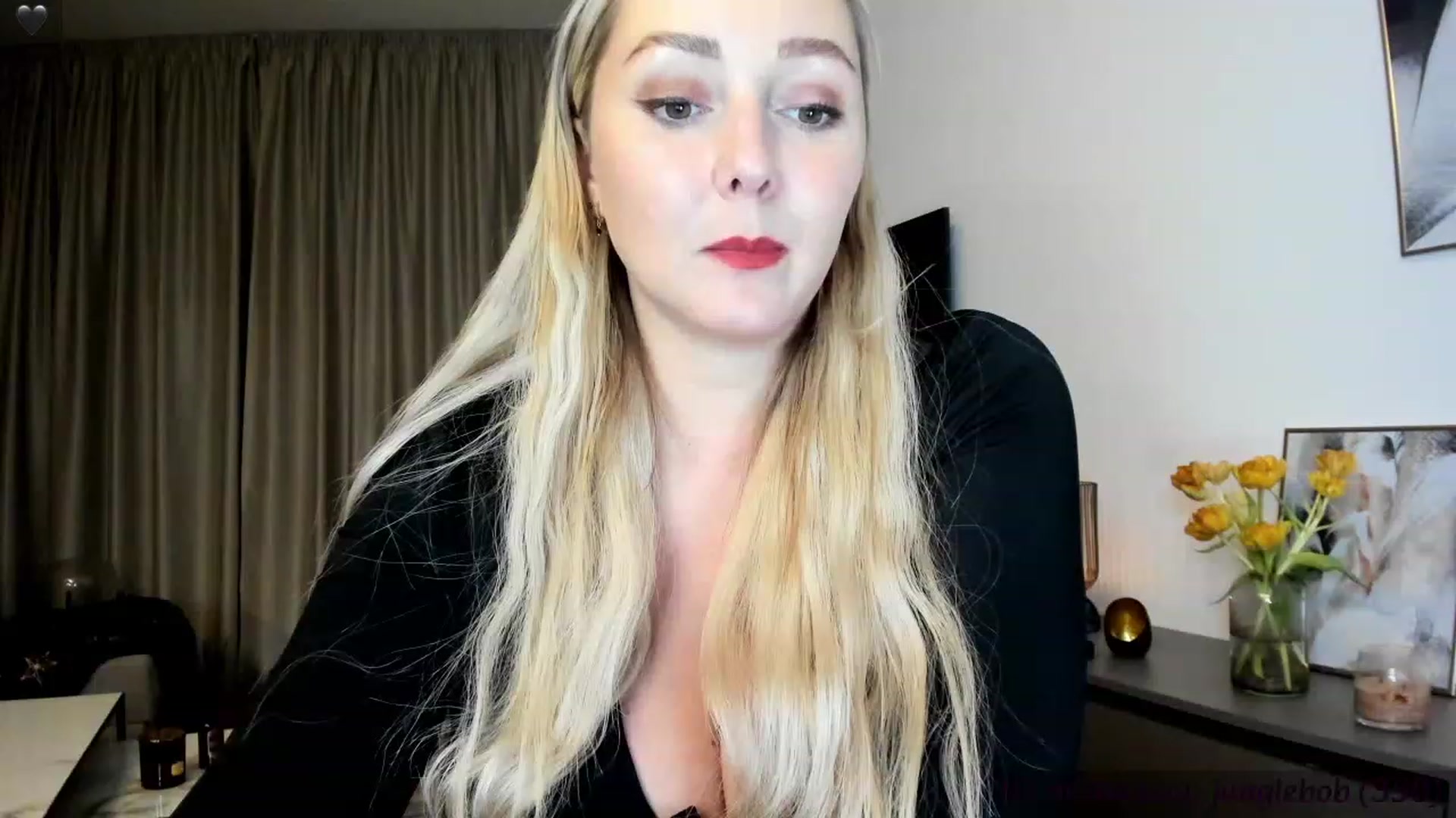 Gallery image thumbnail from Mi_Ha's myfreecams stream on, 11/24/2023, 23:26 image 14 of 20