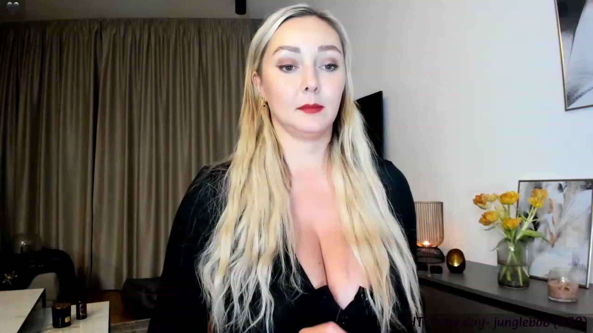 Gallery image thumbnail from Mi_Ha's myfreecams stream on, 11/24/2023, 23:26 image 5 of 20