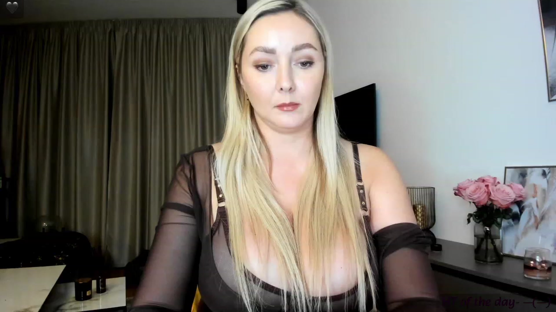 Gallery image thumbnail from Mi_Ha's myfreecams stream on, 11/28/2023, 17:18 image 10 of 20