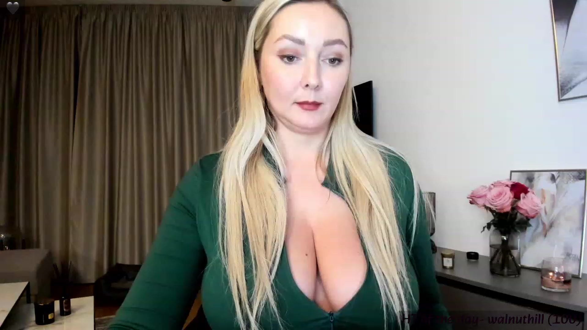 Gallery image thumbnail from Mi_Ha's myfreecams stream on, 11/29/2023, 22:12 image 13 of 20