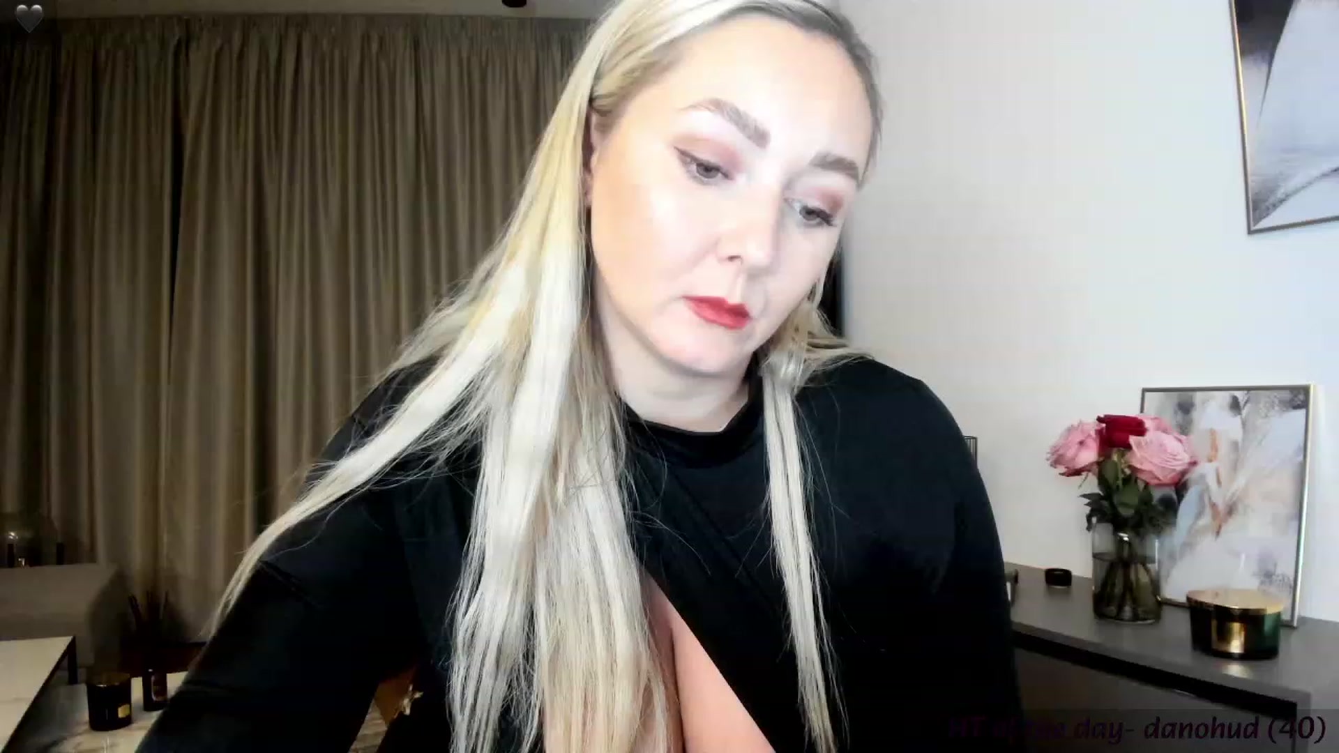 Gallery image thumbnail from Mi_Ha's myfreecams stream on, 11/30/2023, 15:23 image 20 of 20