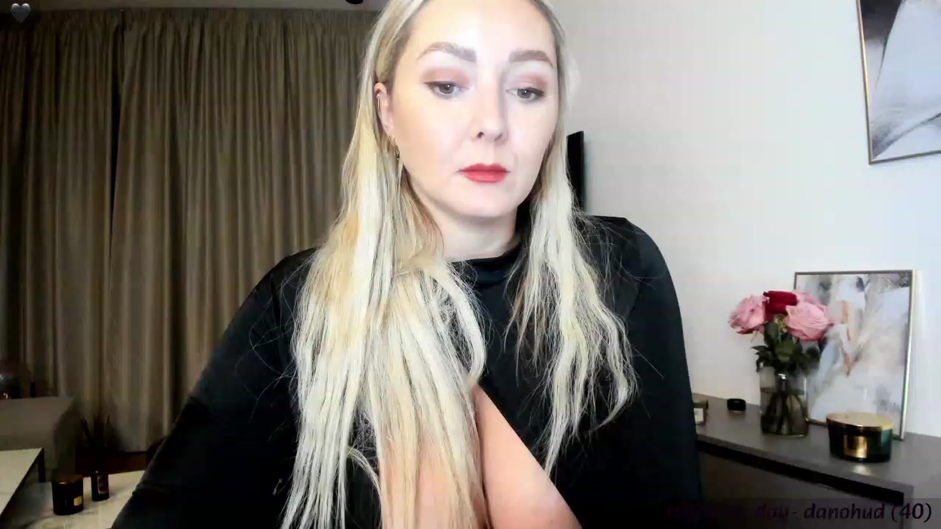 Gallery image thumbnail from Mi_Ha's myfreecams stream on, 11/30/2023, 15:23 image 16 of 20