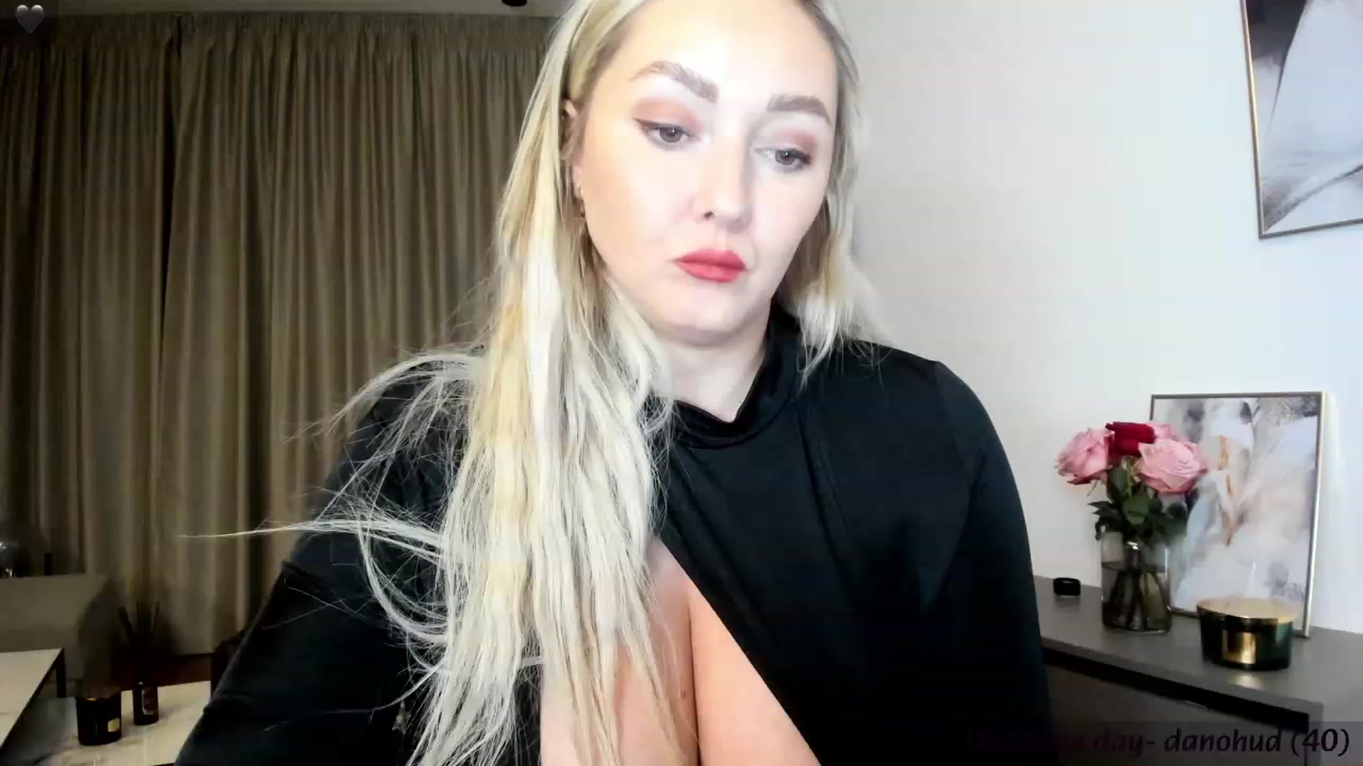 Gallery image thumbnail from Mi_Ha's myfreecams stream on, 11/30/2023, 15:23 image 12 of 20