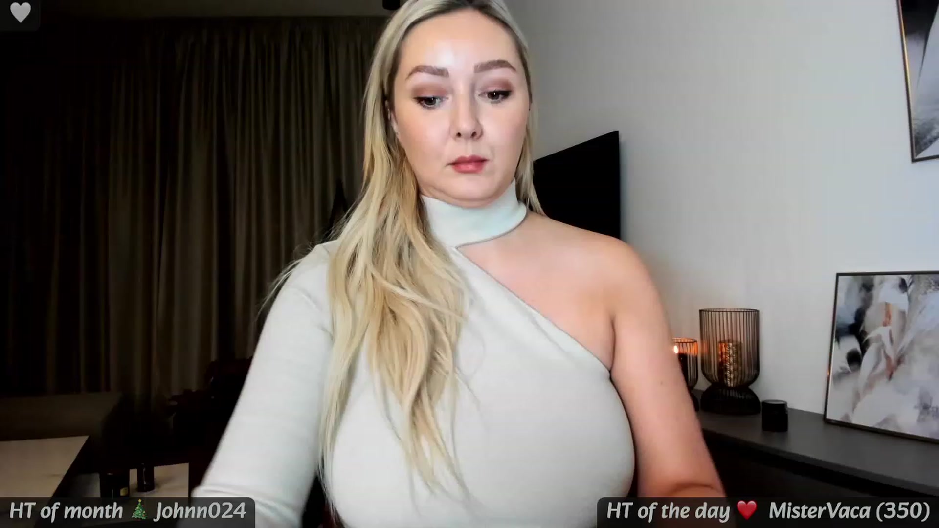 Gallery image thumbnail from Mi_Ha's myfreecams stream on, 12/04/2023, 17:09 image 6 of 20