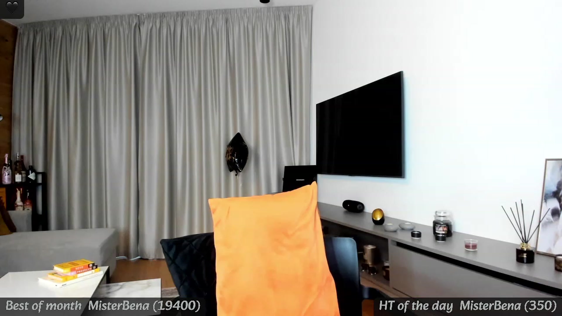 Gallery image thumbnail from Mi_Ha's myfreecams stream on, 01/30/2024, 17:11 image 6 of 20