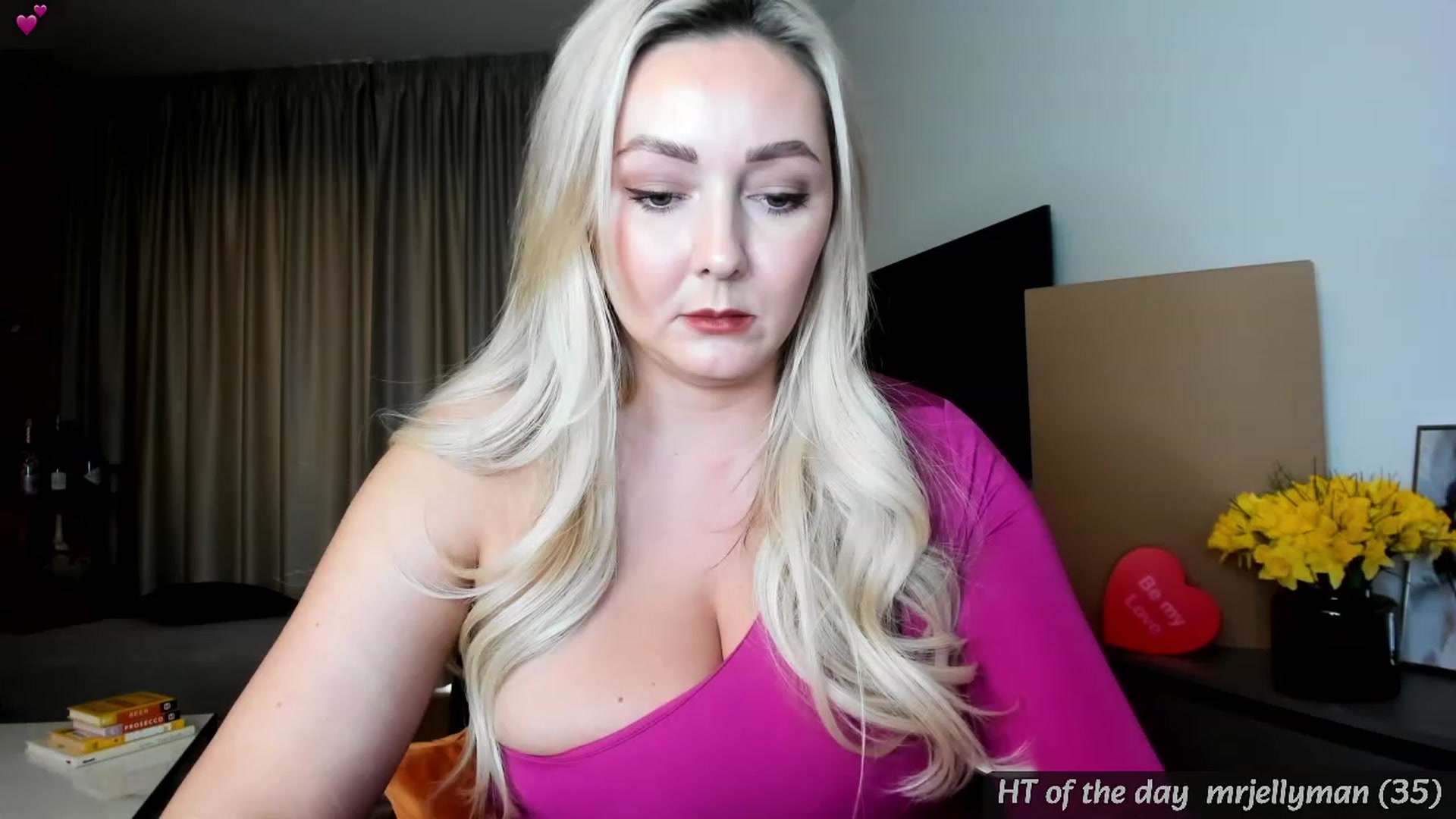 Gallery image thumbnail from Mi_Ha's myfreecams stream on, 02/01/2024, 14:10 image 9 of 20