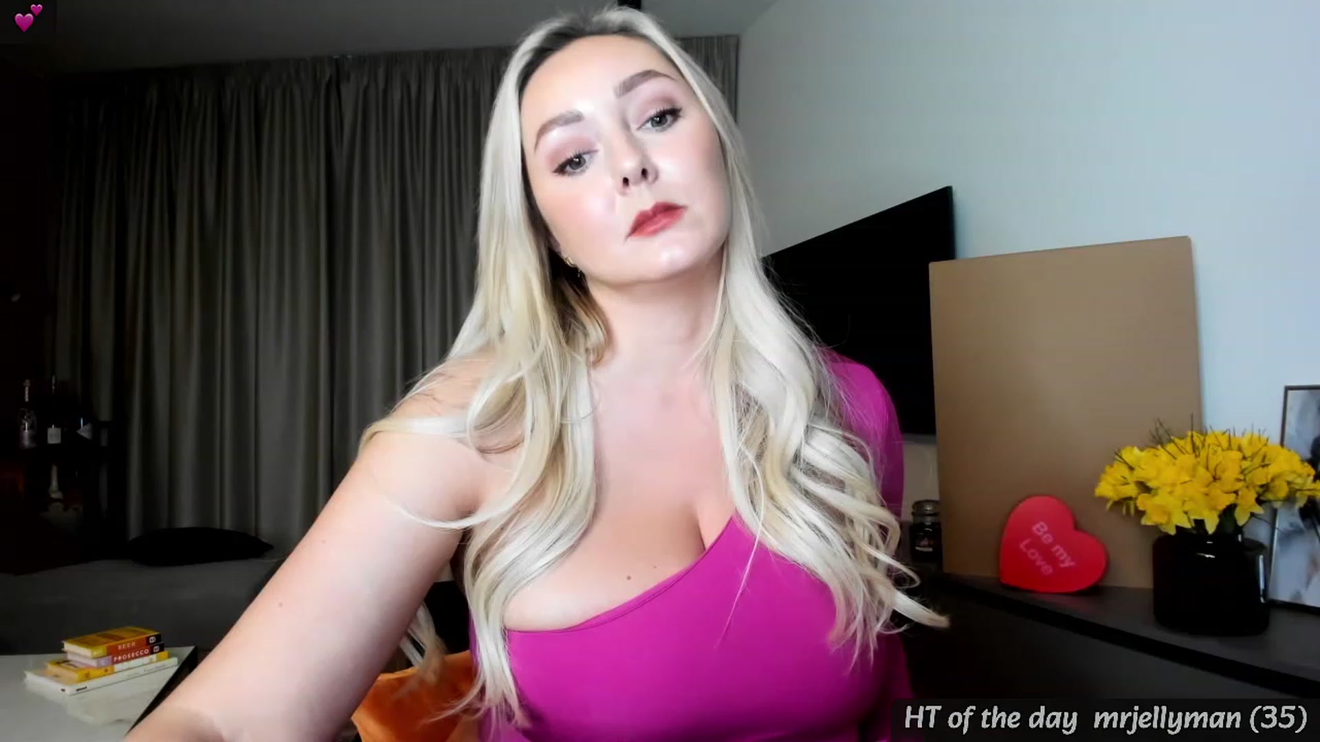 Gallery image thumbnail from Mi_Ha's myfreecams stream on, 02/01/2024, 14:10 image 7 of 20