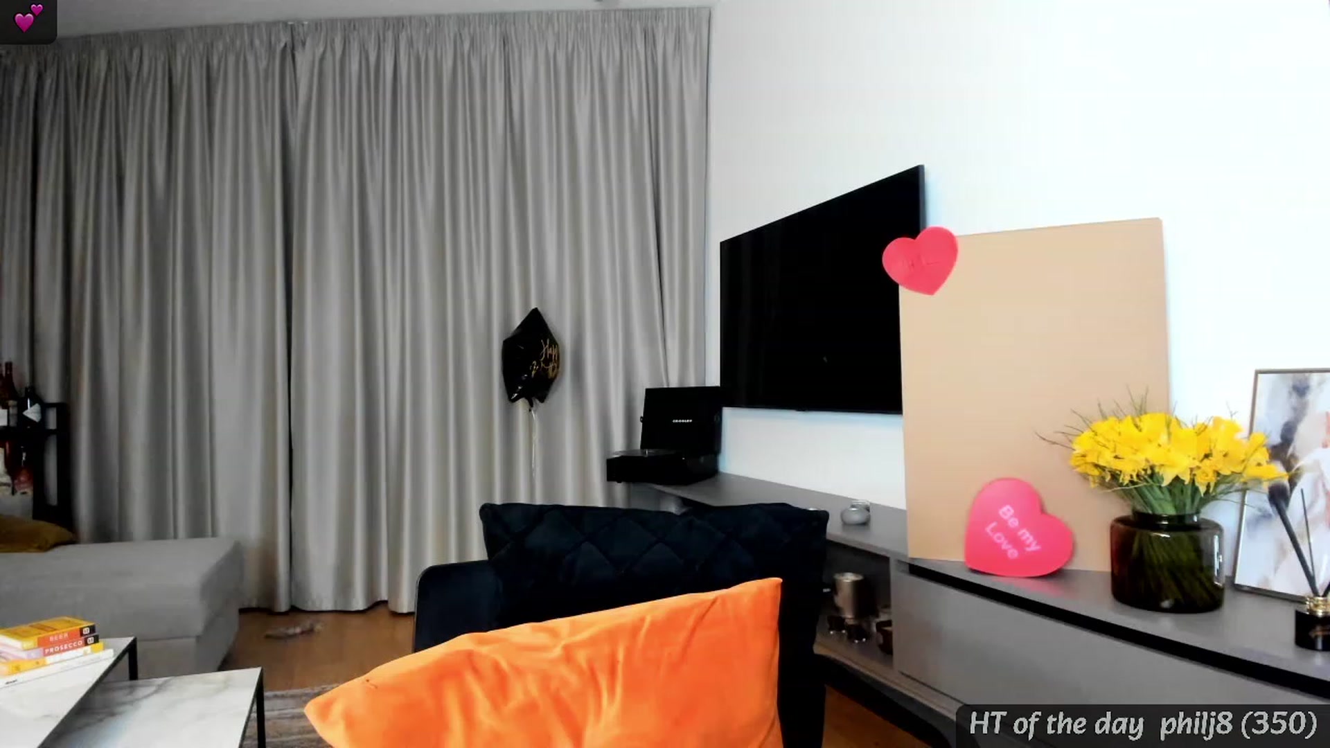 Gallery image thumbnail from Mi_Ha's myfreecams stream on, 02/02/2024, 23:49 image 6 of 20