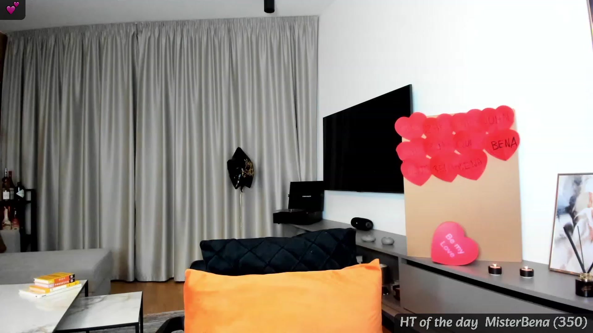 Gallery image thumbnail from Mi_Ha's myfreecams stream on, 02/06/2024, 21:46 image 14 of 20
