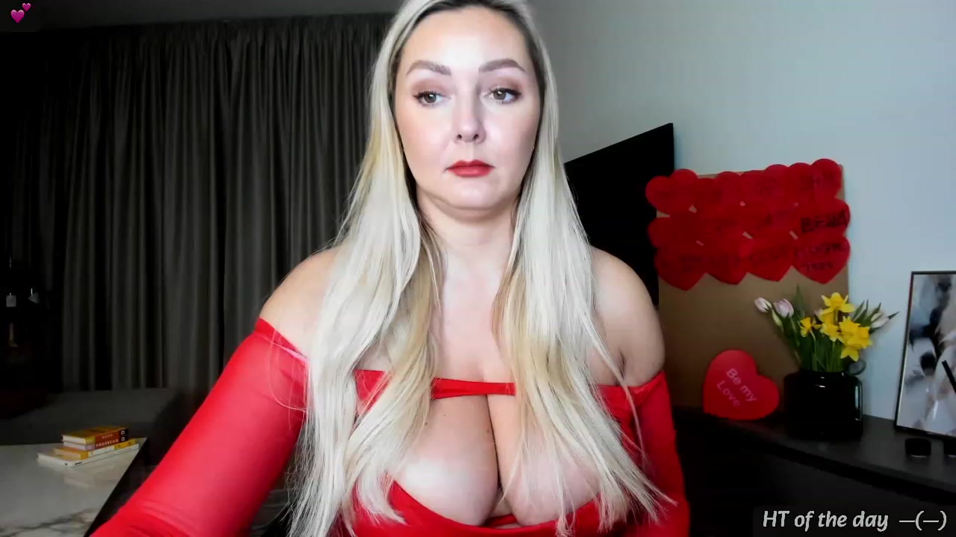 Gallery image thumbnail from Mi_Ha's myfreecams stream on, 02/08/2024, 15:02 image 14 of 20