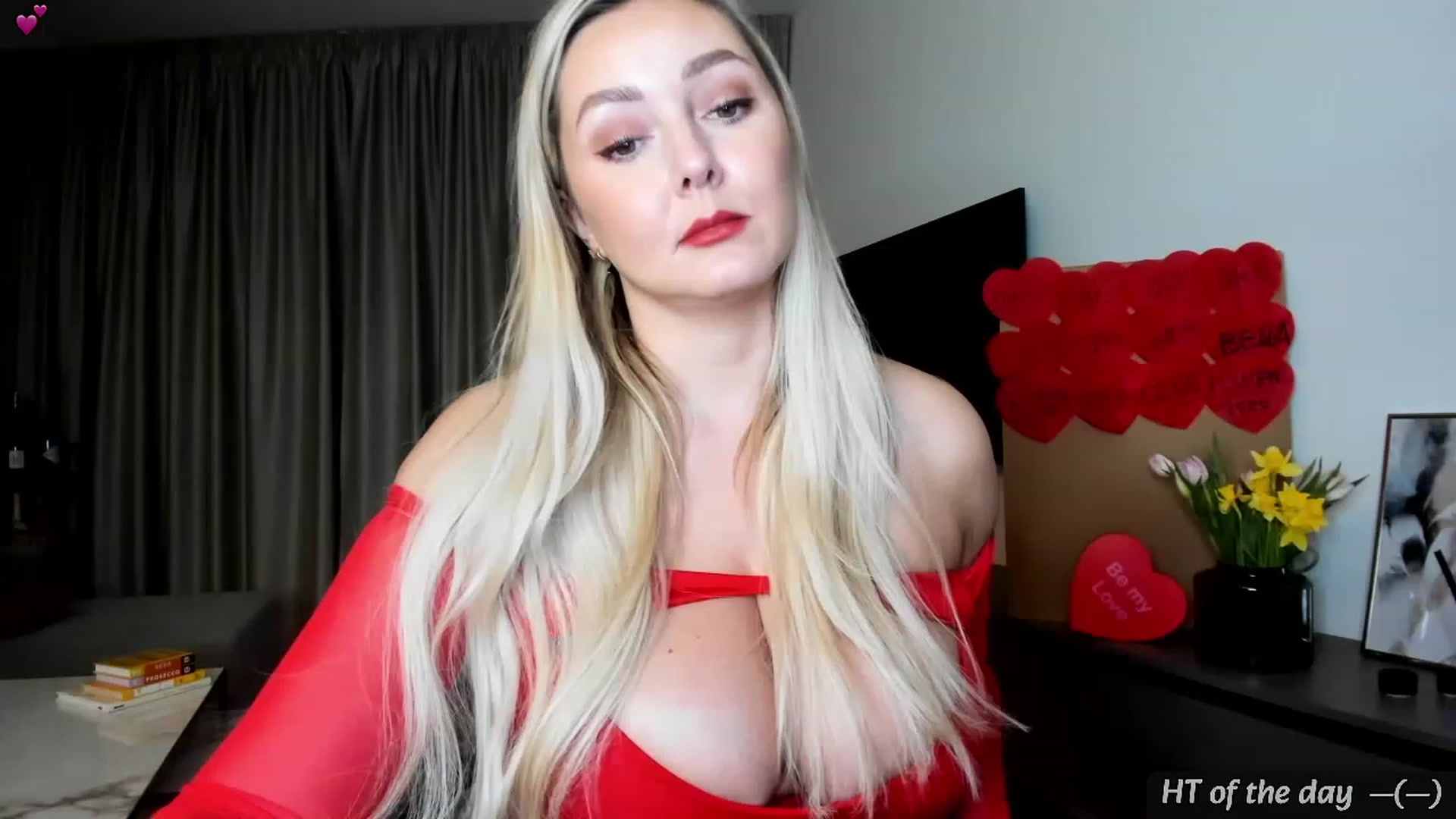 Gallery image thumbnail from Mi_Ha's myfreecams stream on, 02/08/2024, 15:02 image 17 of 20
