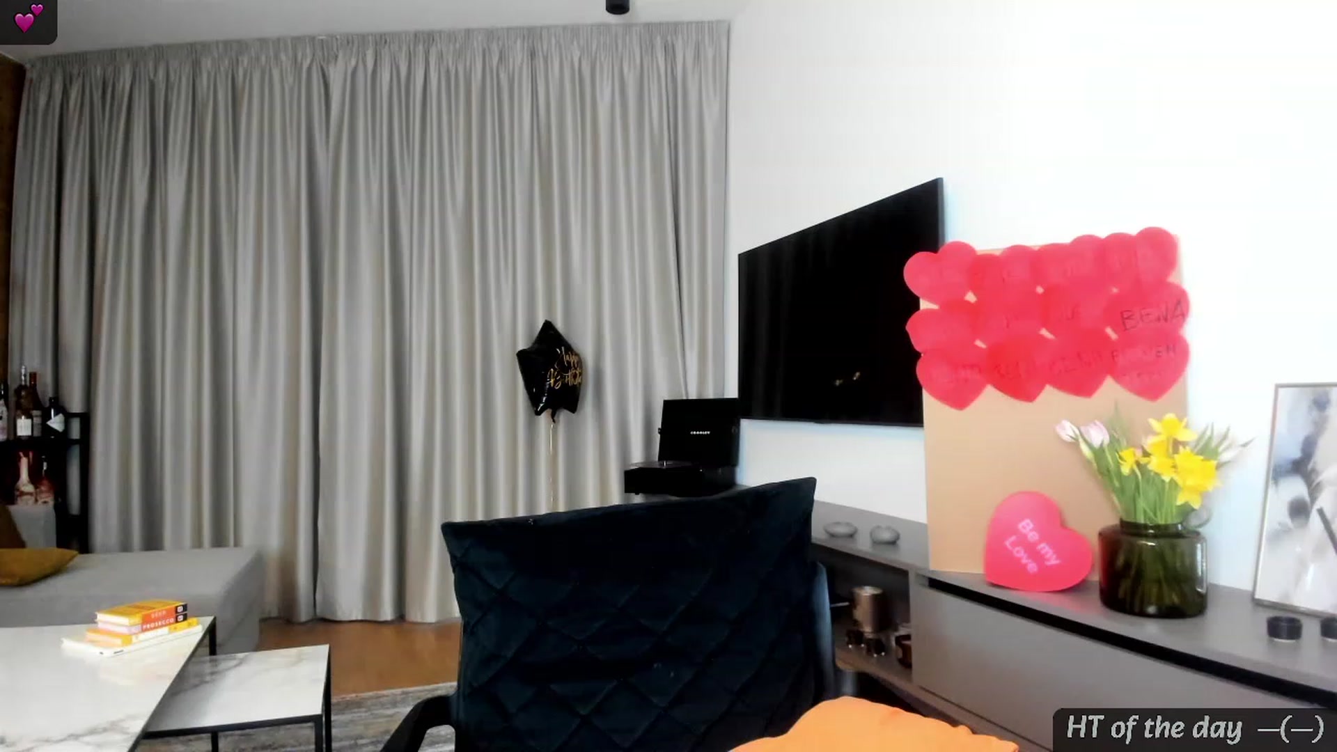 Gallery image thumbnail from Mi_Ha's myfreecams stream on, 02/08/2024, 15:46 image 7 of 20