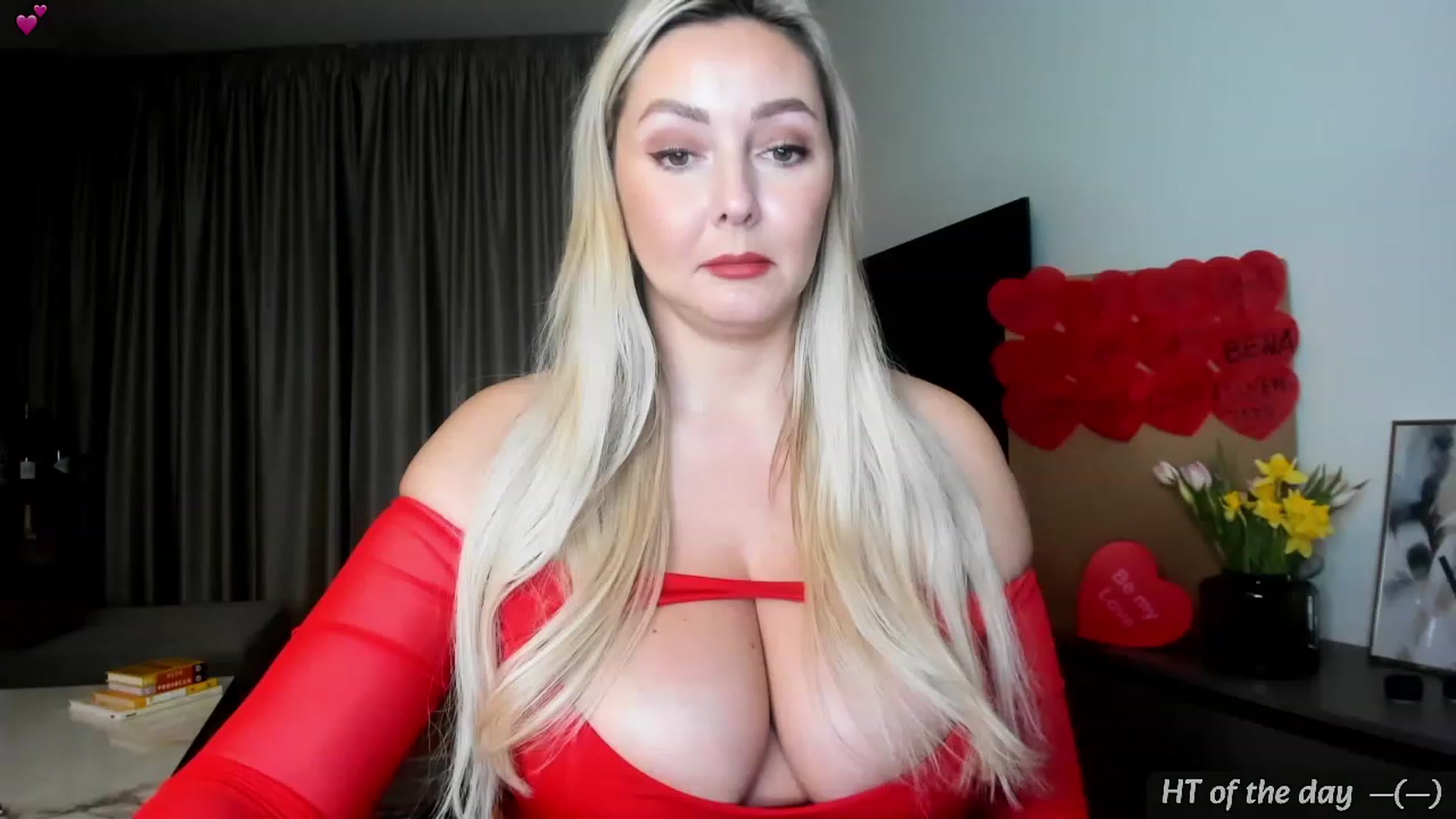 Gallery image thumbnail from Mi_Ha's myfreecams stream on, 02/08/2024, 15:46 image 12 of 20