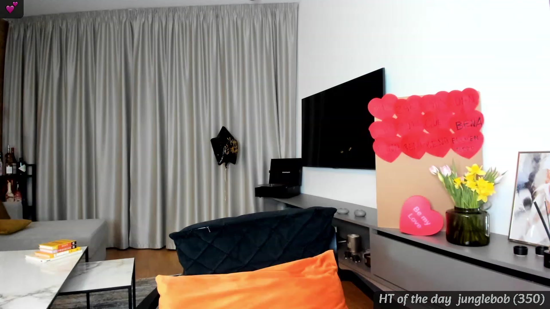 Gallery image thumbnail from Mi_Ha's myfreecams stream on, 02/08/2024, 17:43 image 2 of 20