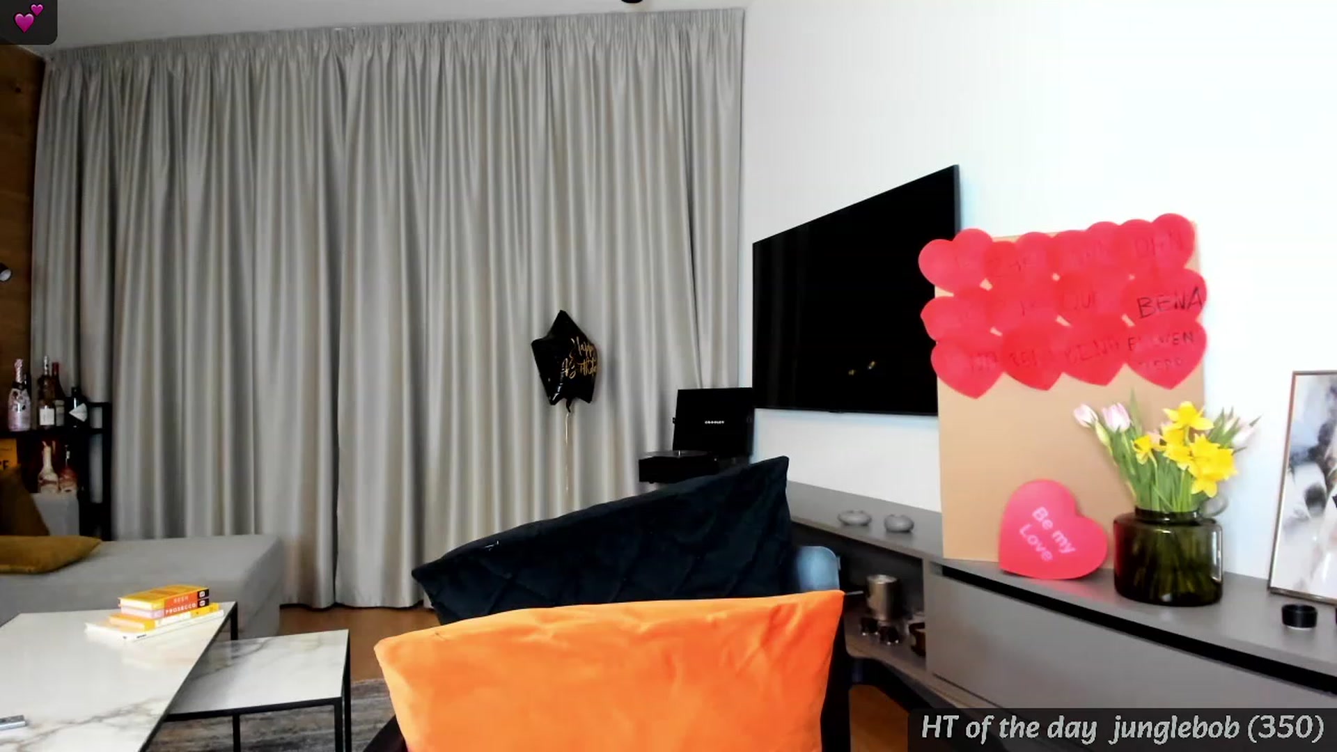 Gallery image thumbnail from Mi_Ha's myfreecams stream on, 02/08/2024, 17:43 image 10 of 20