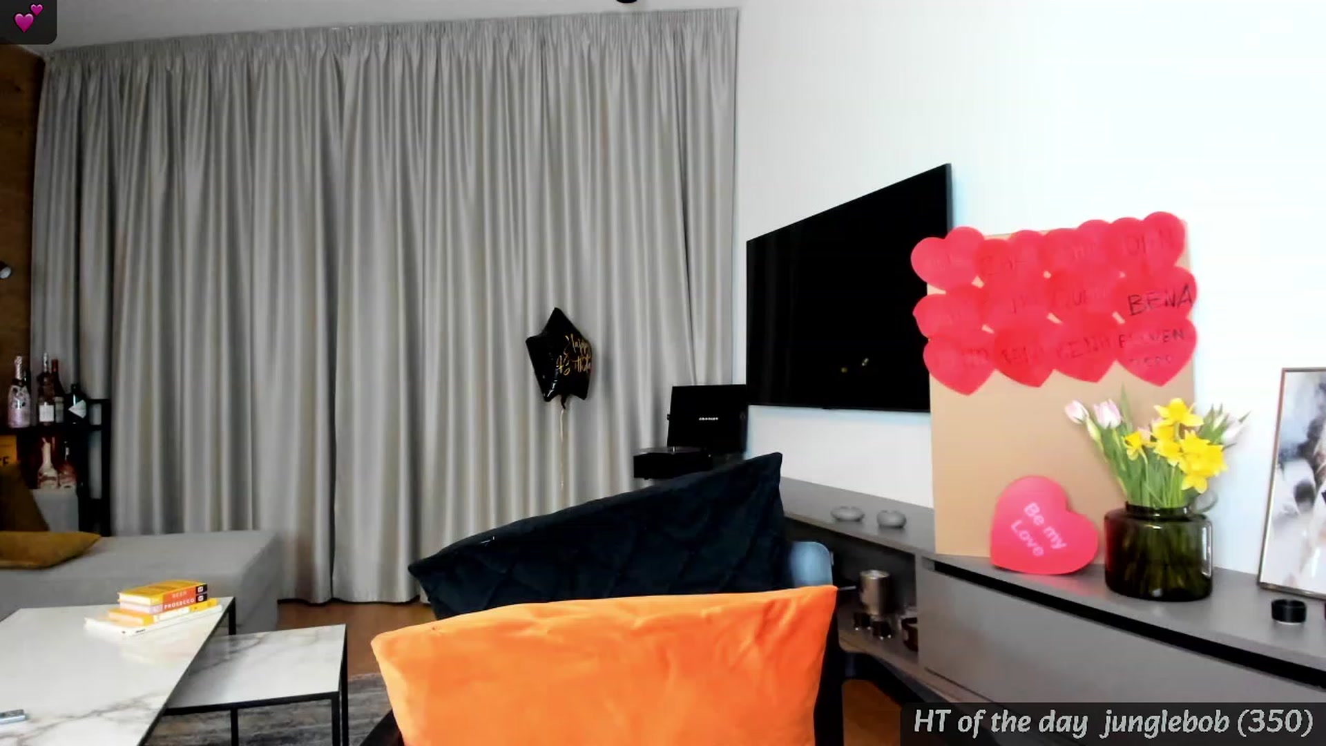 Gallery image thumbnail from Mi_Ha's myfreecams stream on, 02/08/2024, 17:43 image 11 of 20