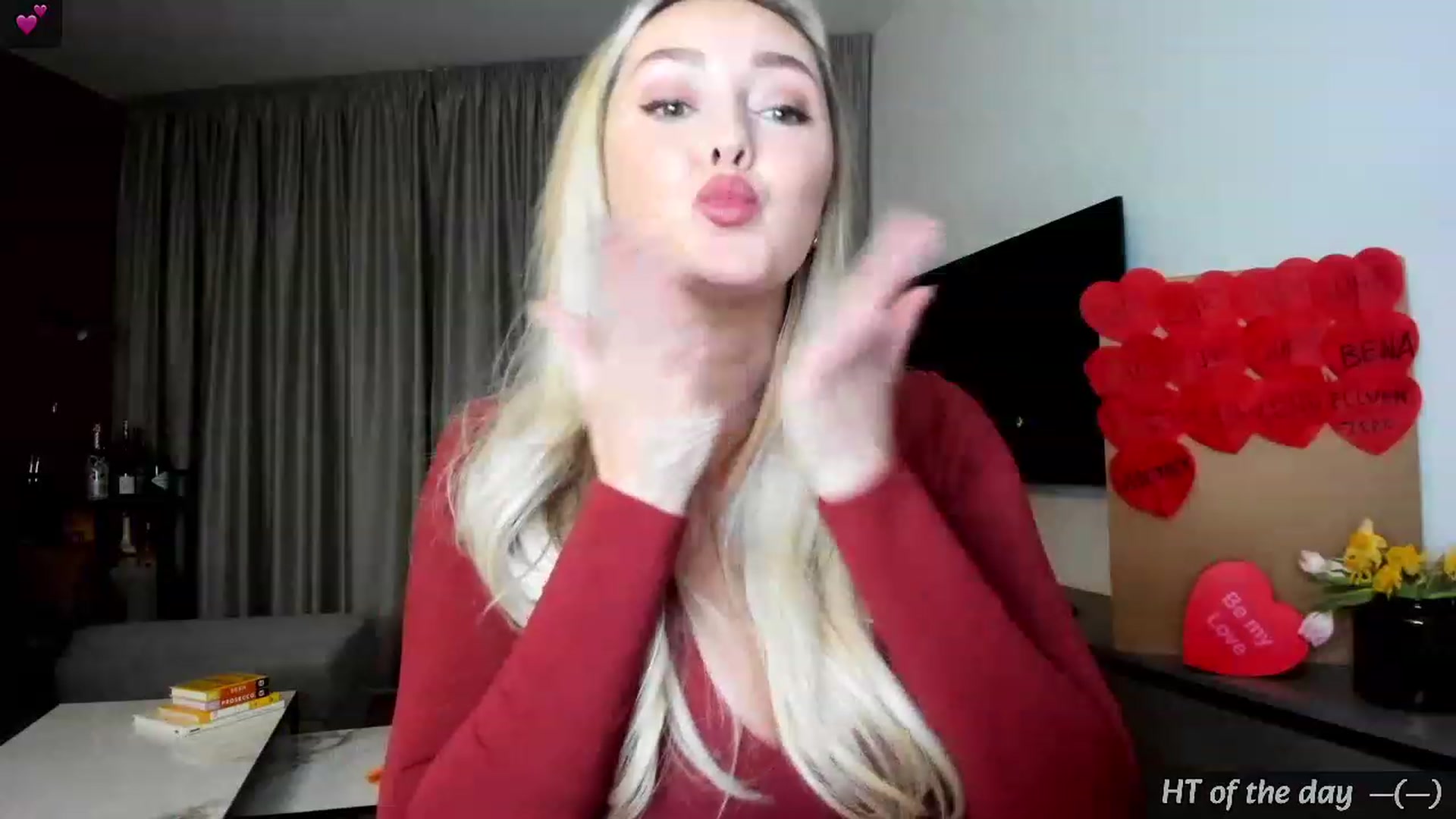Gallery image thumbnail from Mi_Ha's myfreecams stream on, 02/11/2024, 15:40 image 9 of 20